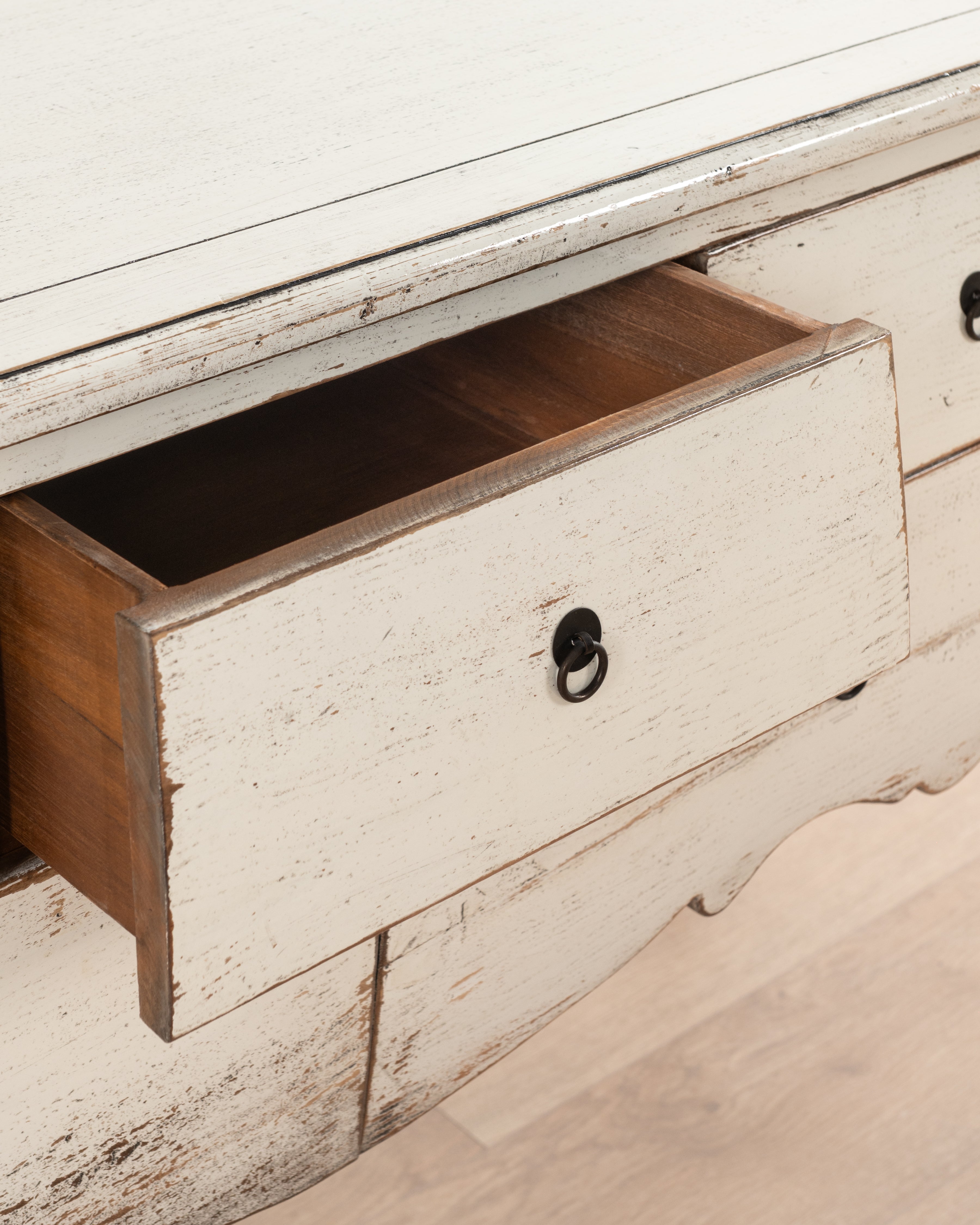 Indochine Fujian console table with drawers | White