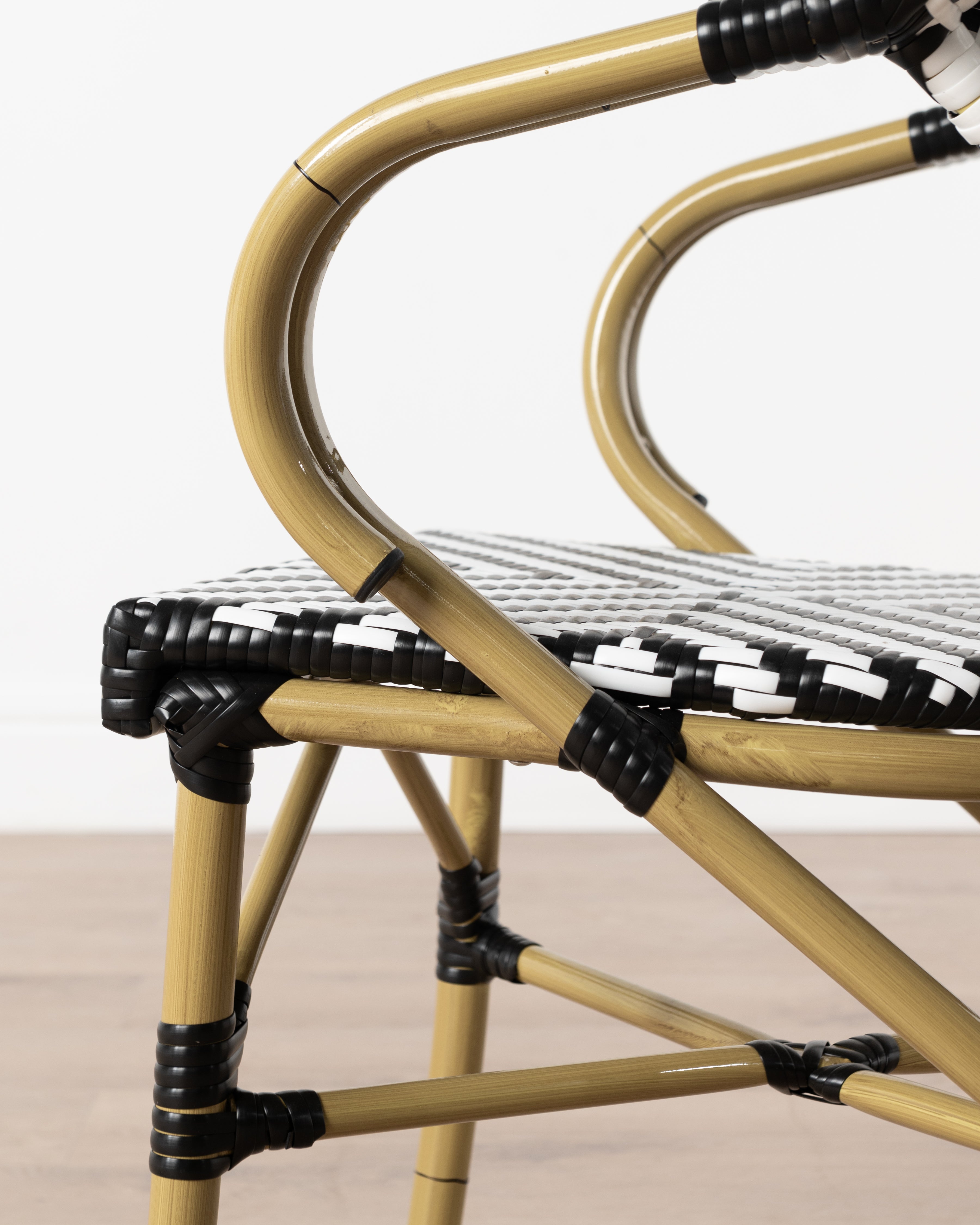 Brioche Armchair | Black
