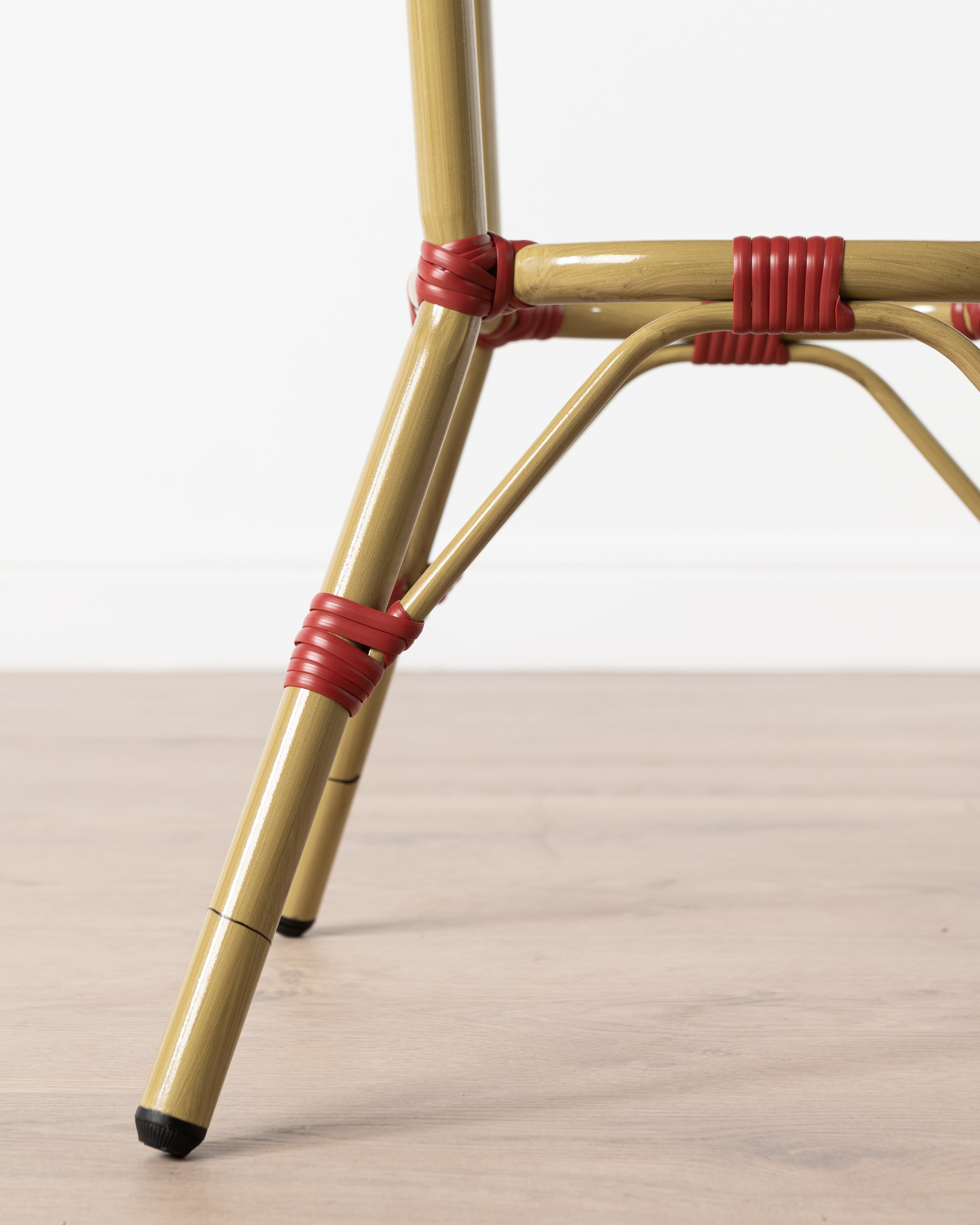 Brioche Cafe Table | Red