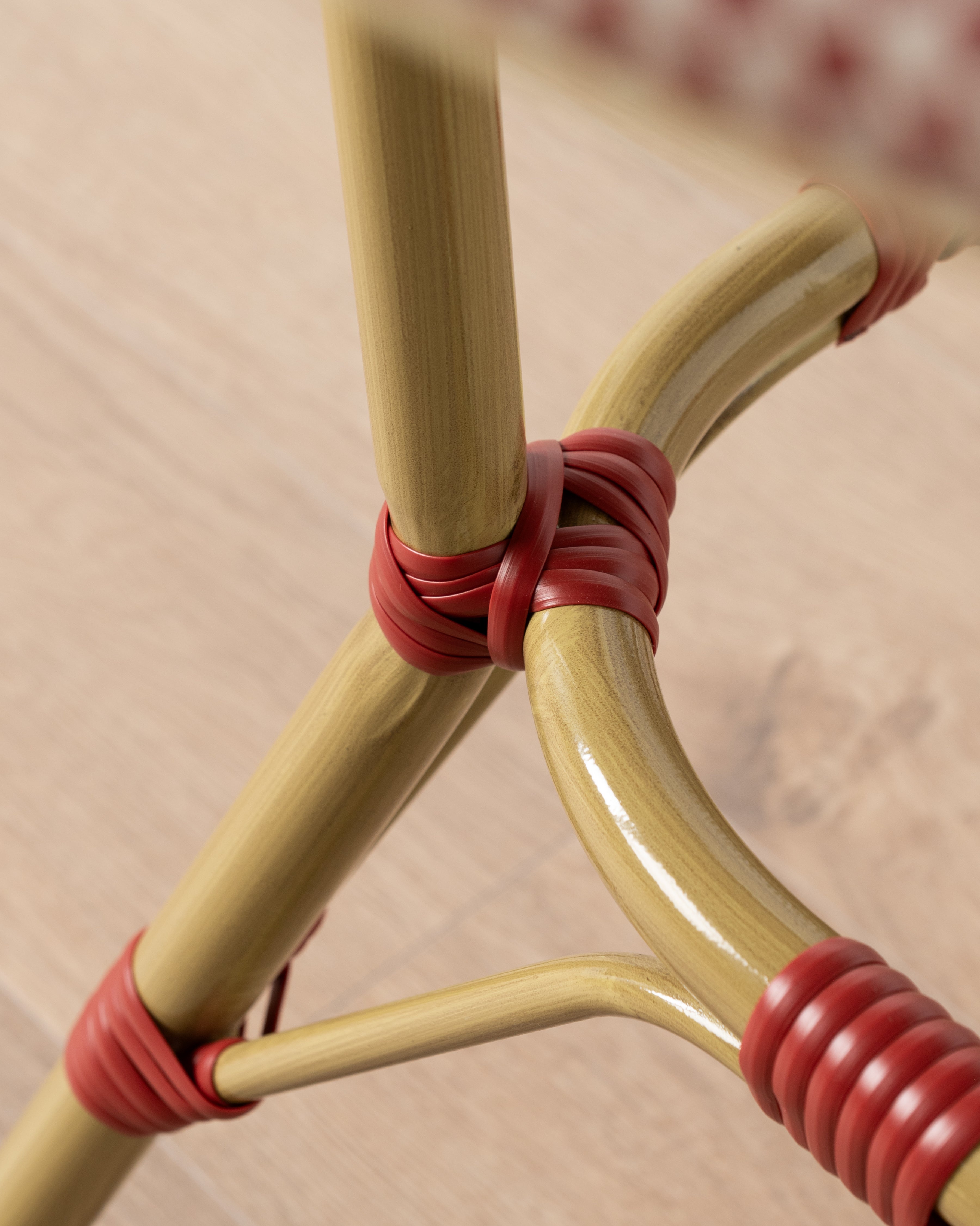 Brioche Cafe Table | Red