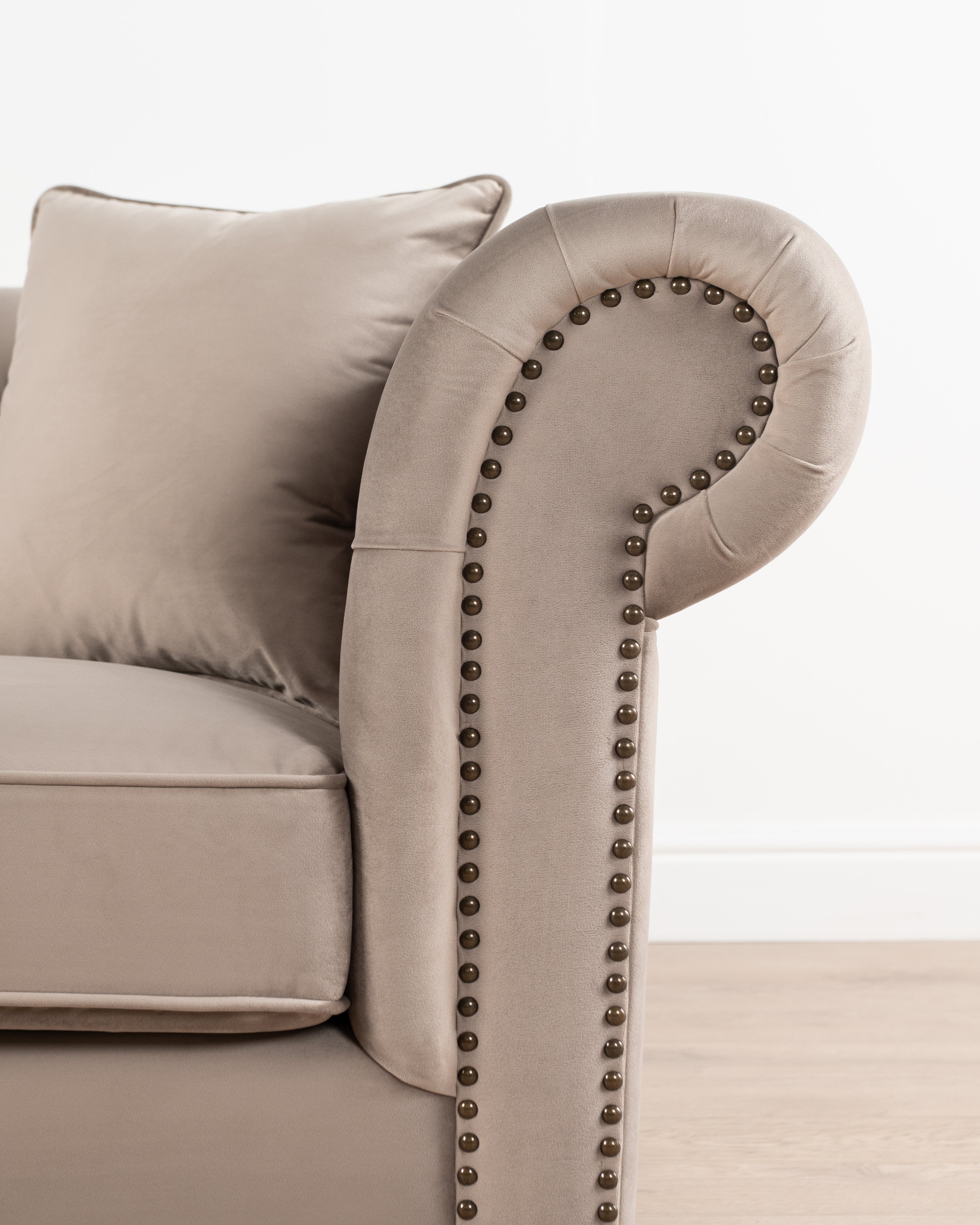 Luxe Duchess Sofa | Champagne