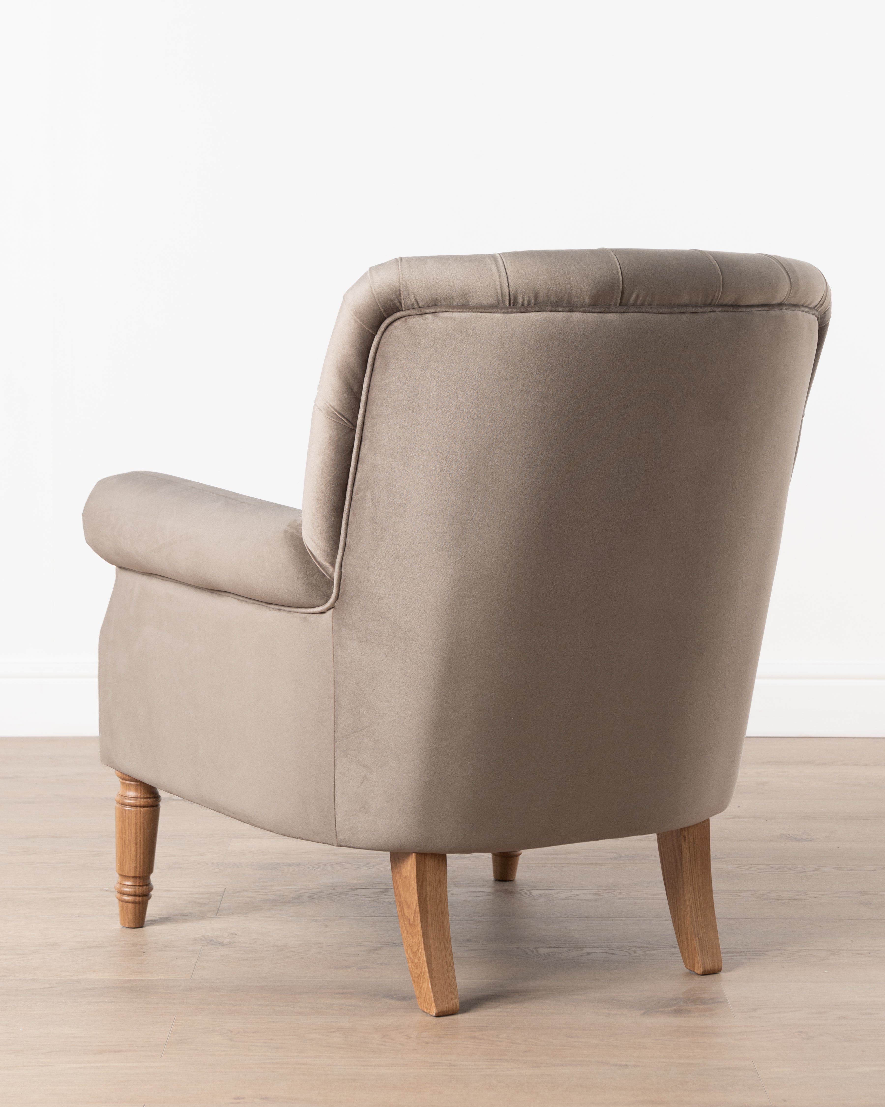 Luxe Windsor Armchair | Champagne