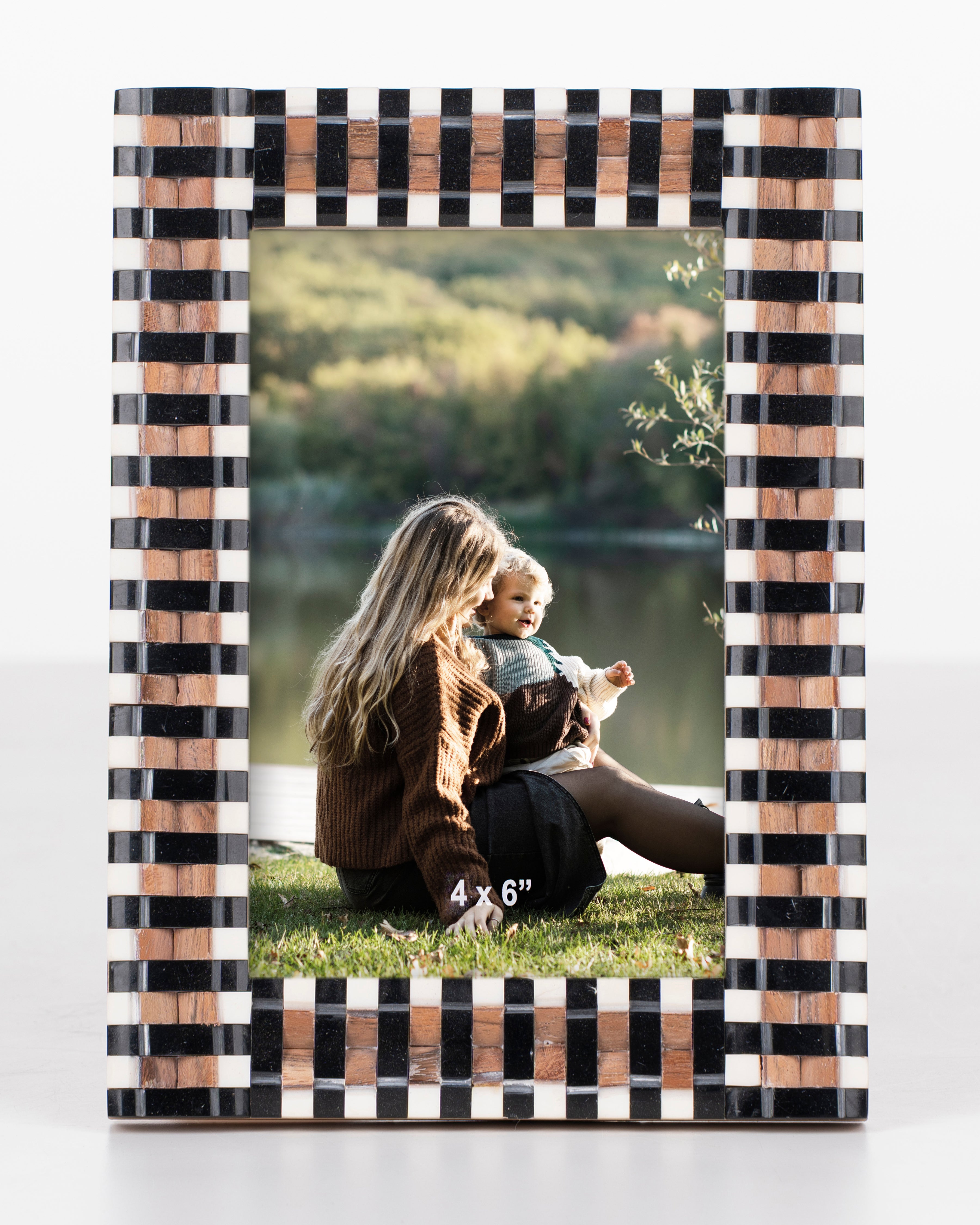 Black and White Checker Photo Frame
