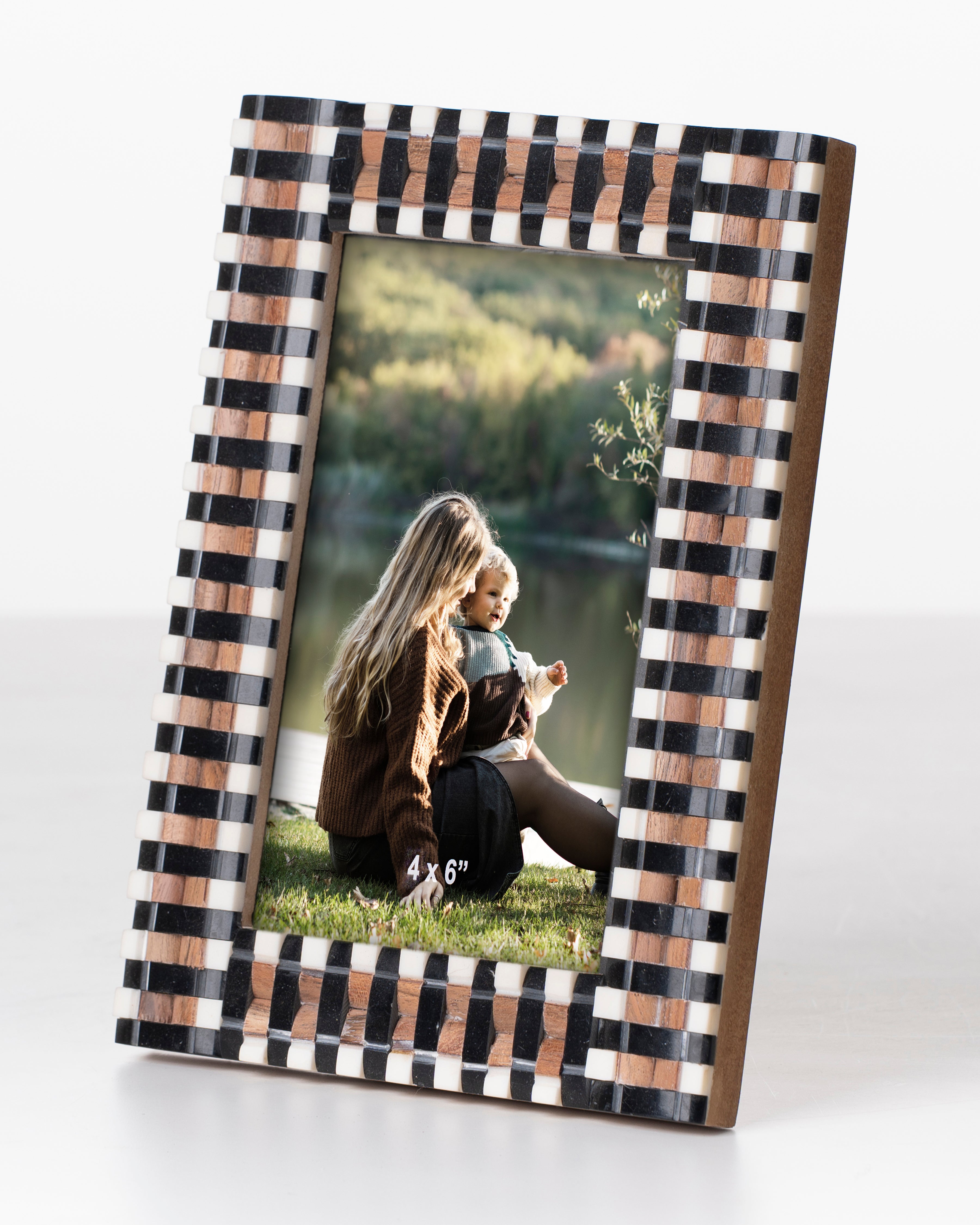 Black and White Checker Photo Frame