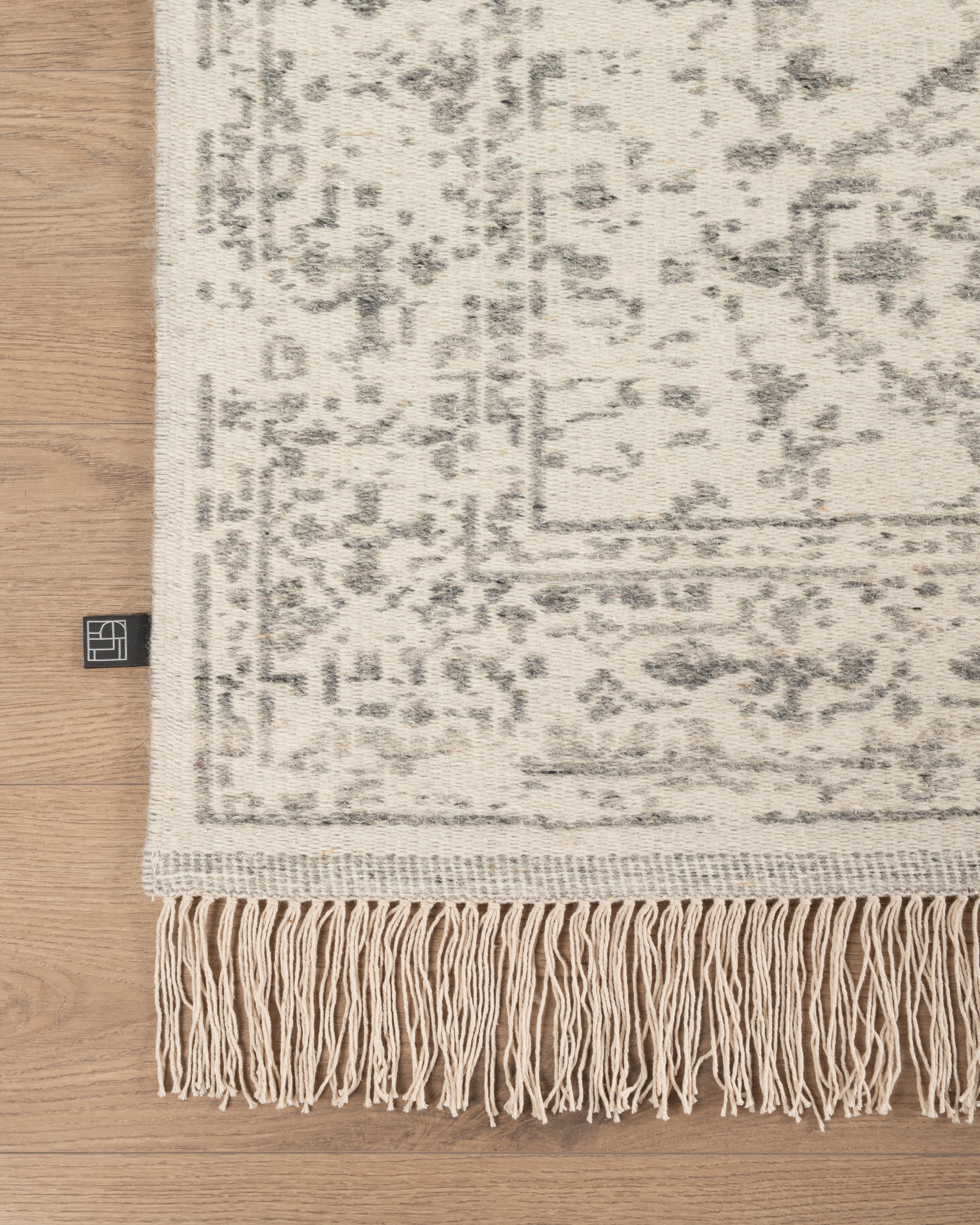 Linie Dolzago Rug | Medium - 2000 x 3000