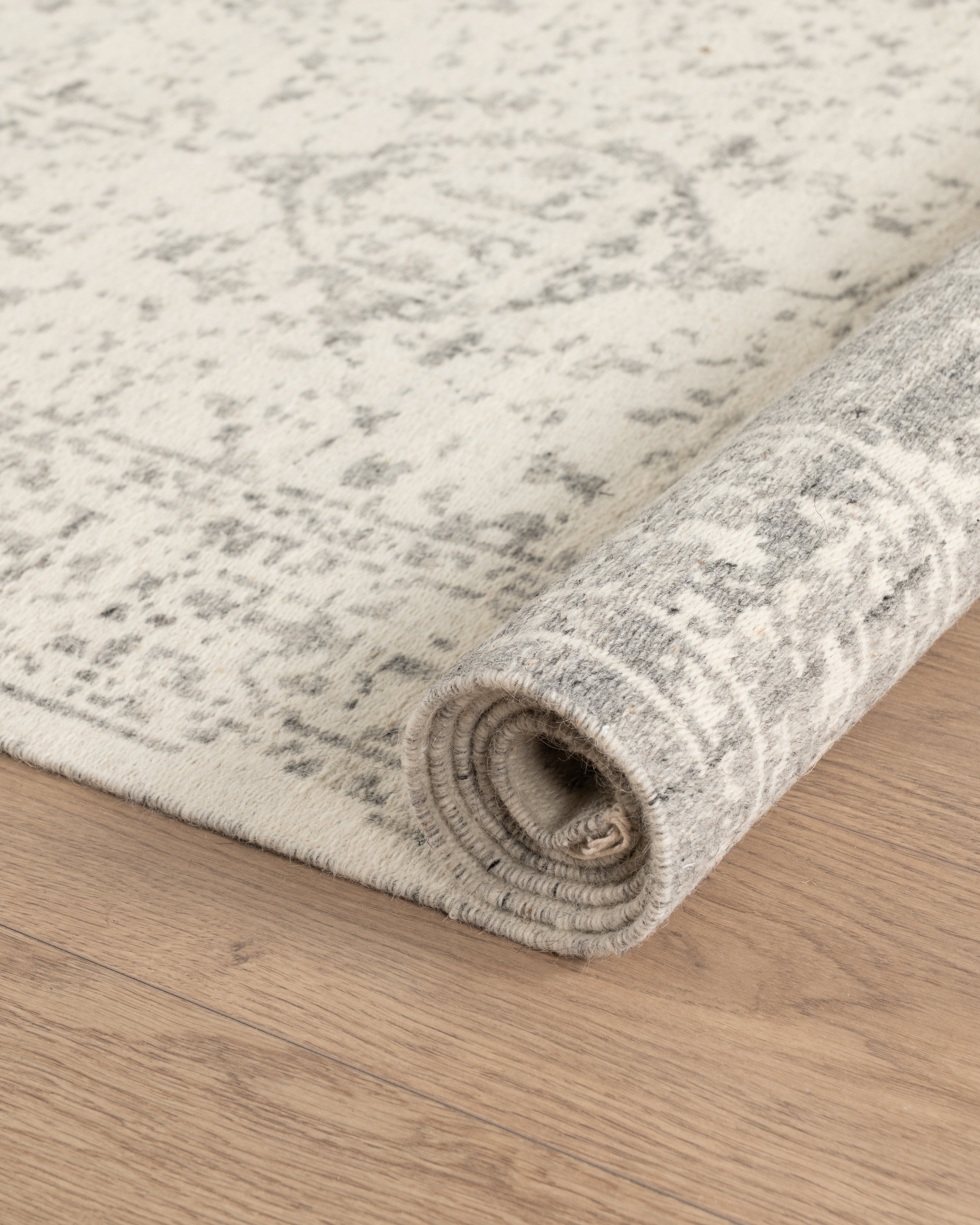 Linie Dolzago Rug | Large - 3000 x 4000