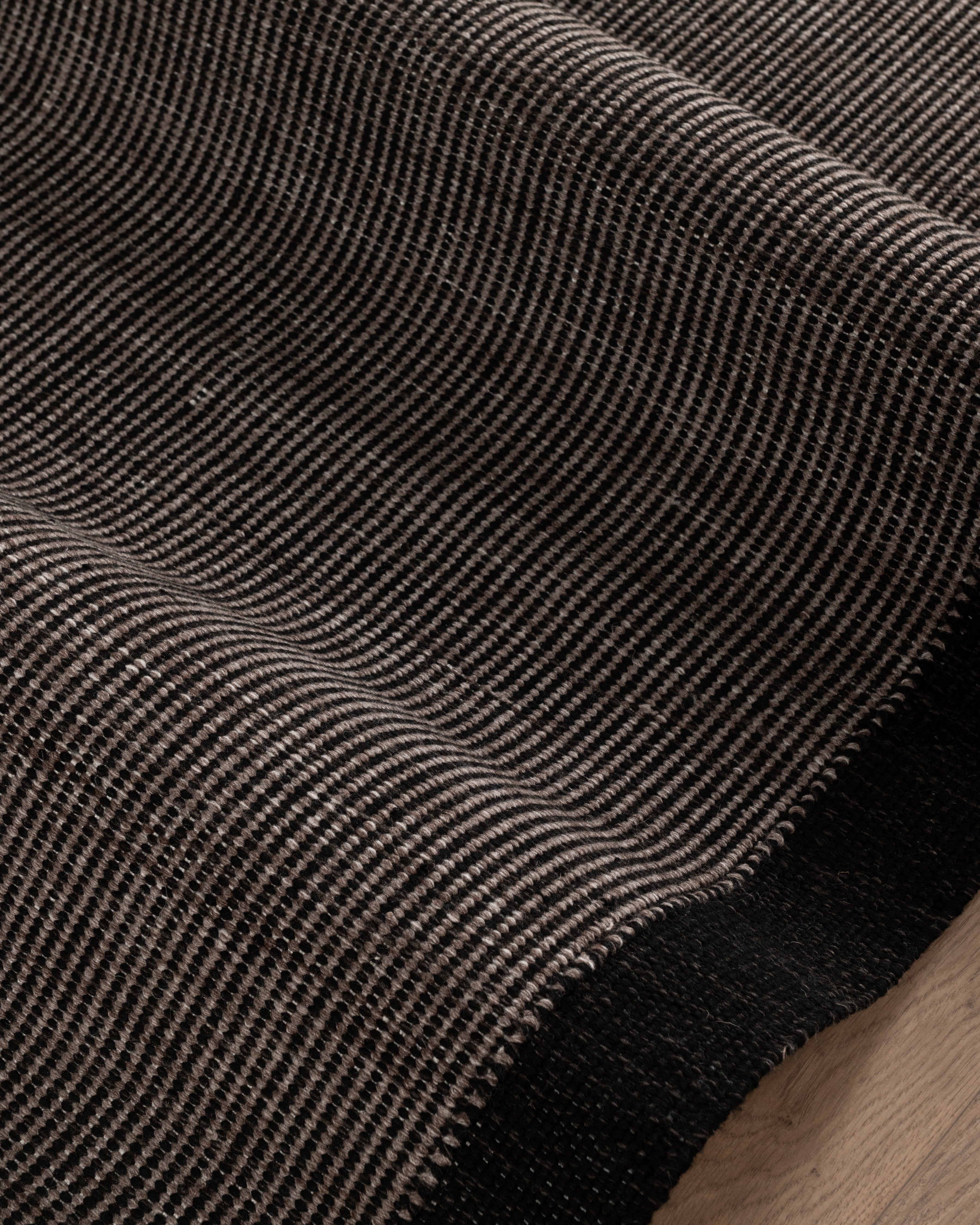 Linie Arbrello Rug | Black - medium - 2000 x 3000