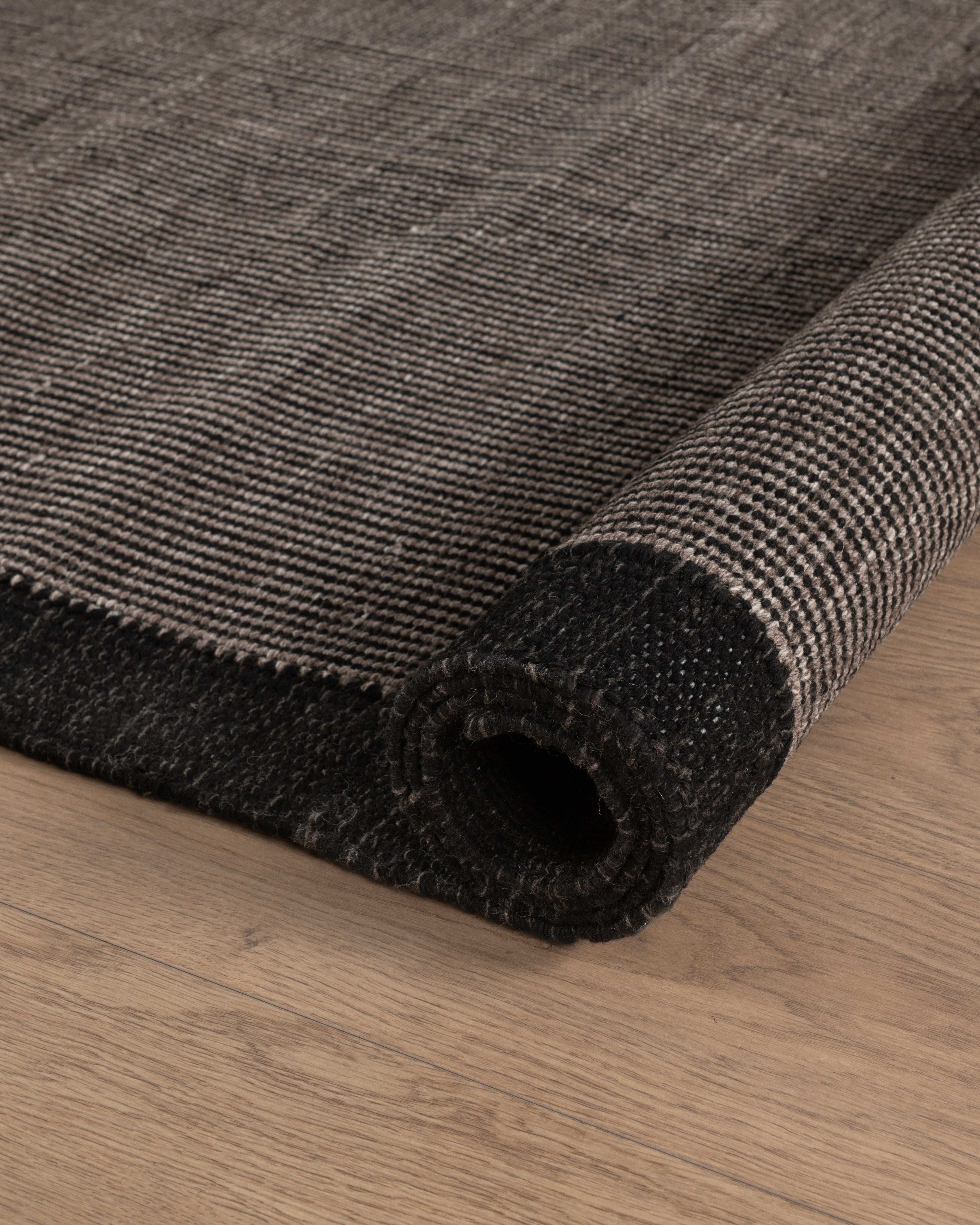 Linie Arbrello Rug | Black - medium - 2000 x 3000