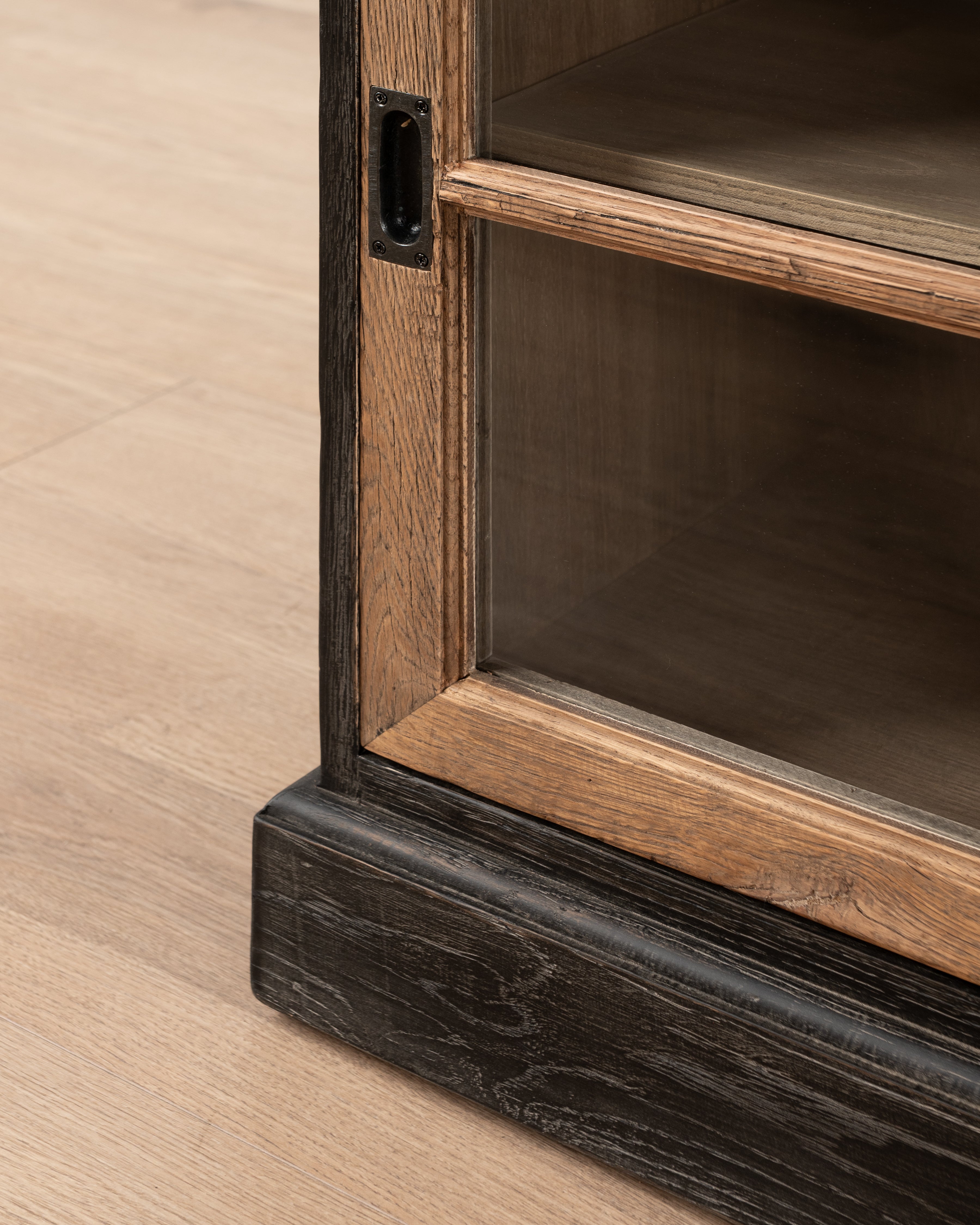 Hekima display cabinet