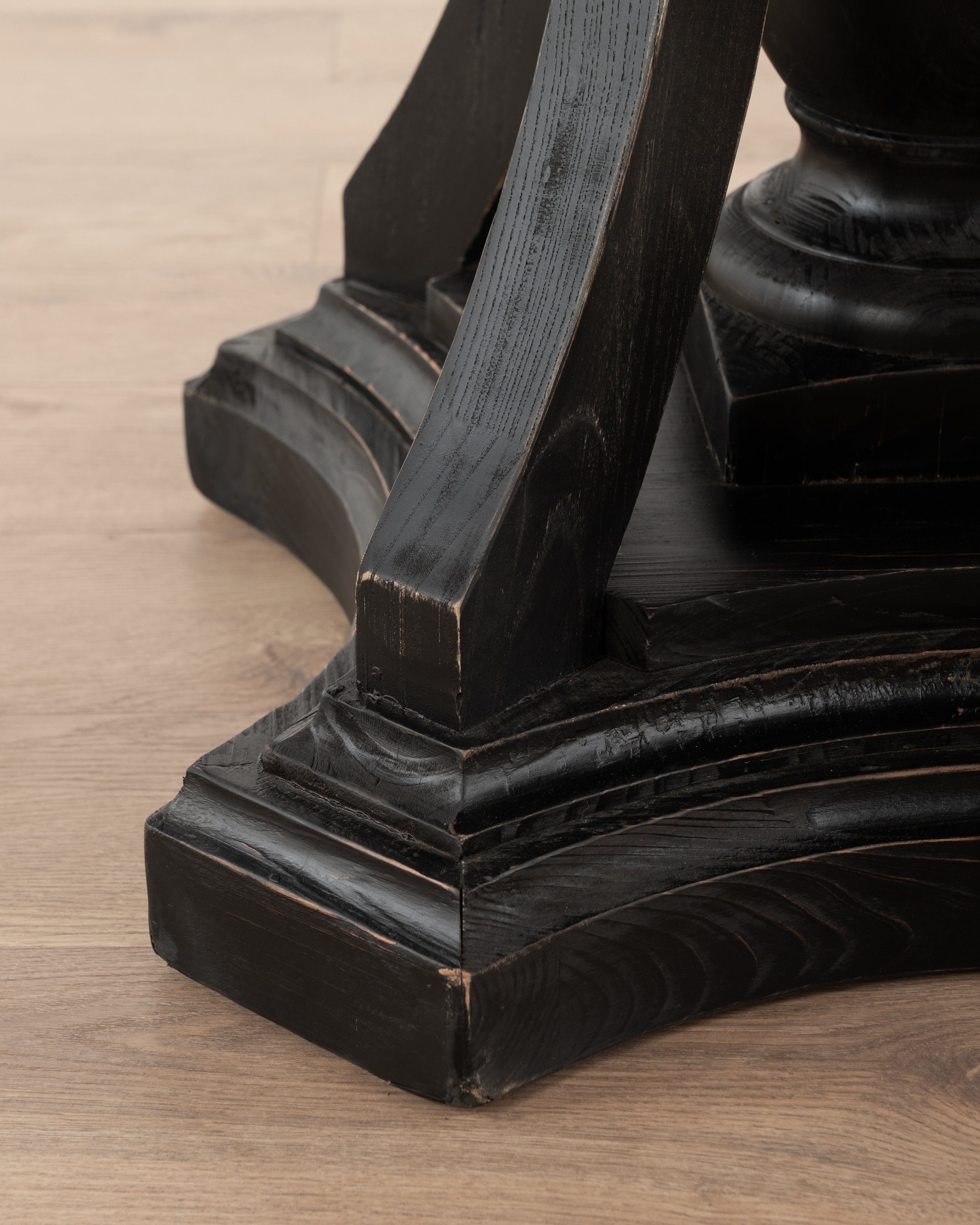 Strasbourg Entrance Table