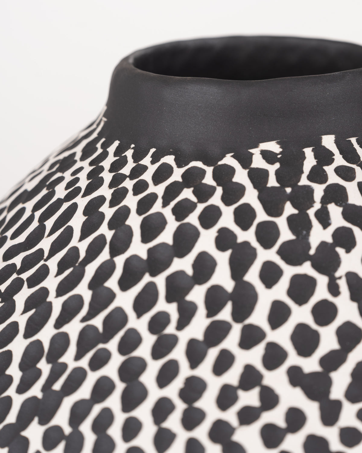 Ink & Ivory Vase | Large