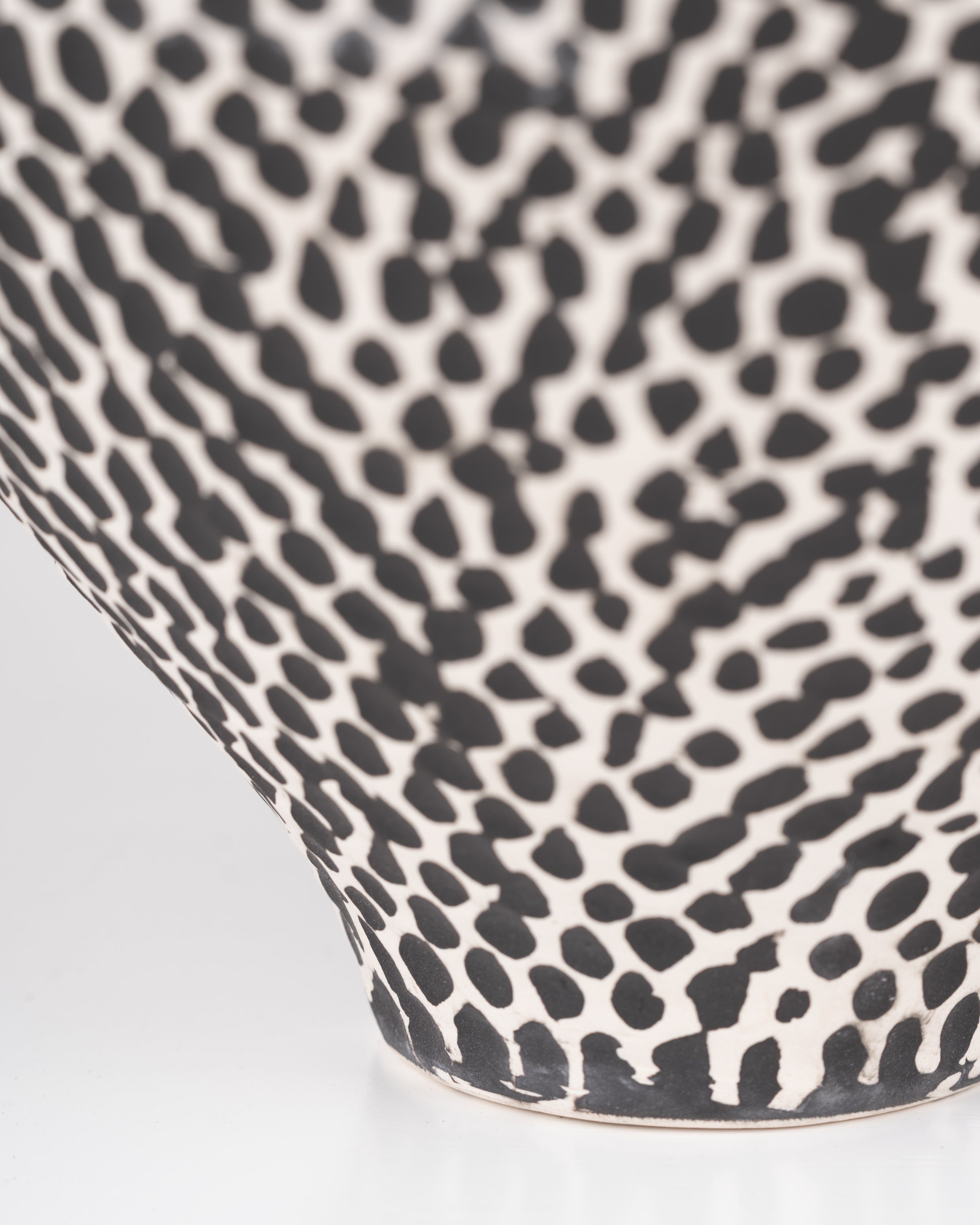 Ink & Ivory Vase | Large