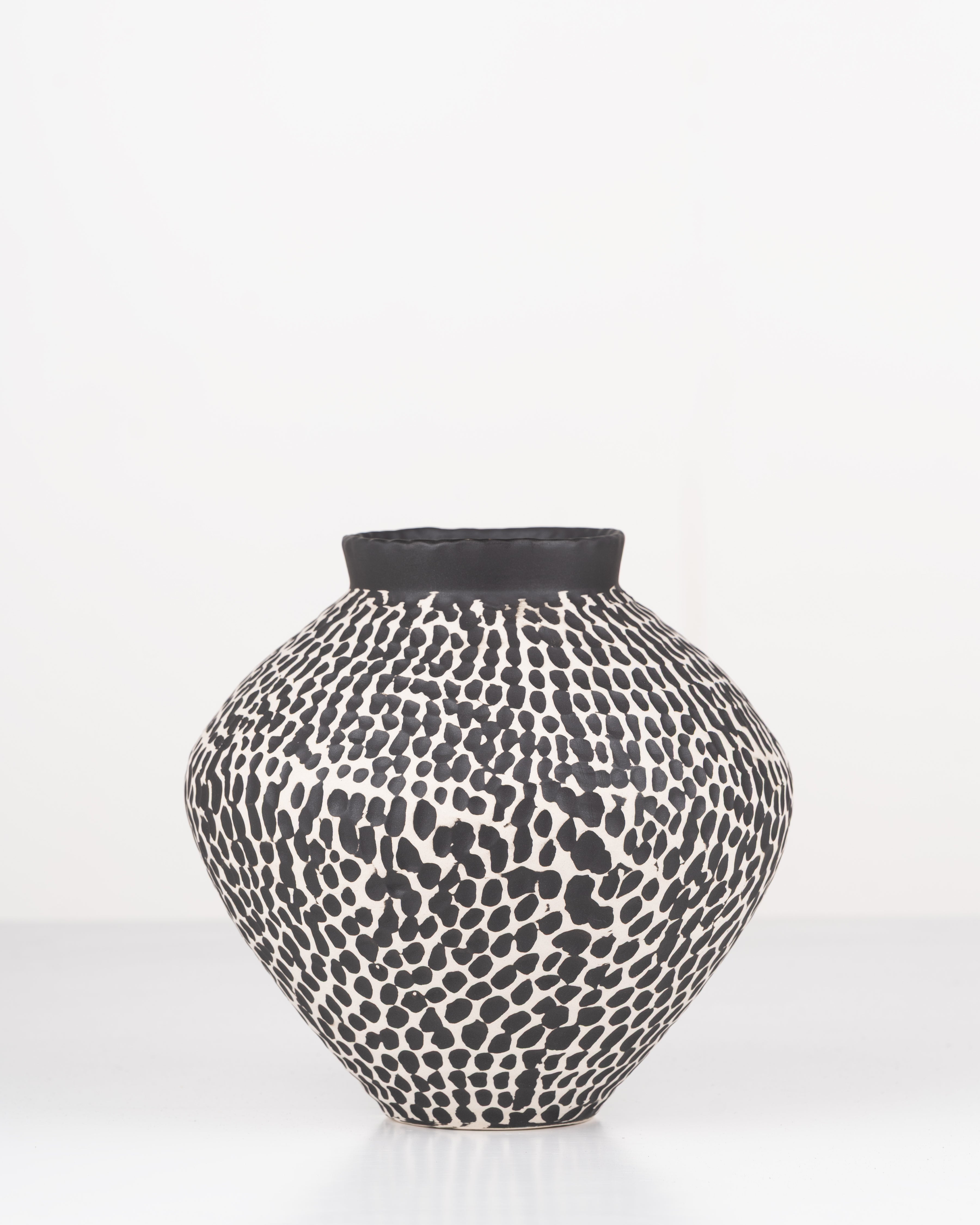 Ink & Ivory Vase | Small