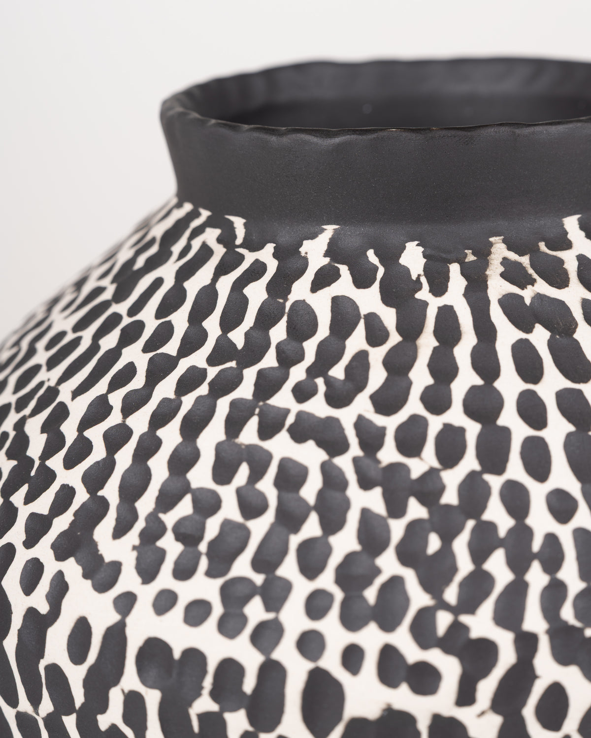 Ink & Ivory Vase | Small