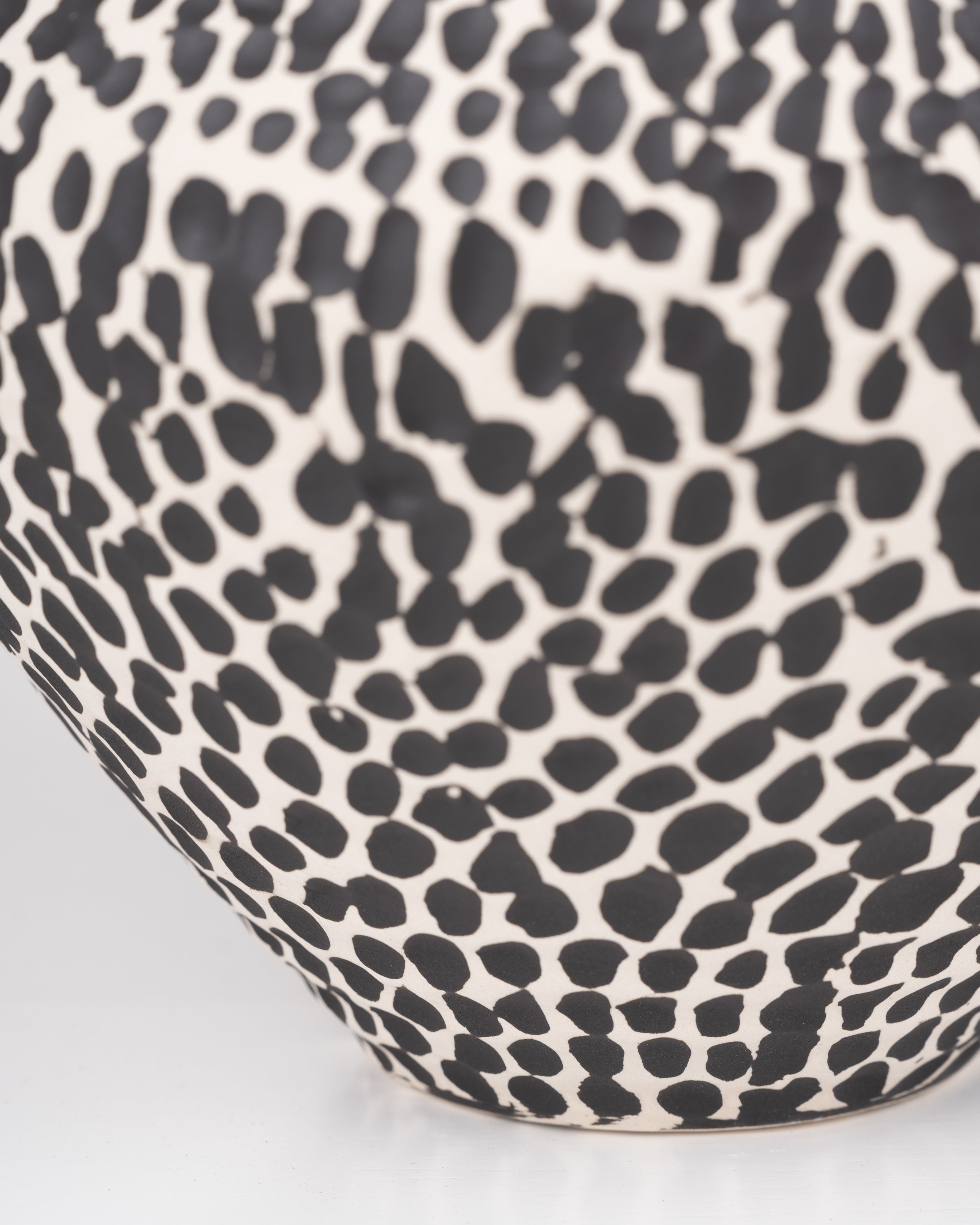 Ink & Ivory Vase | Small