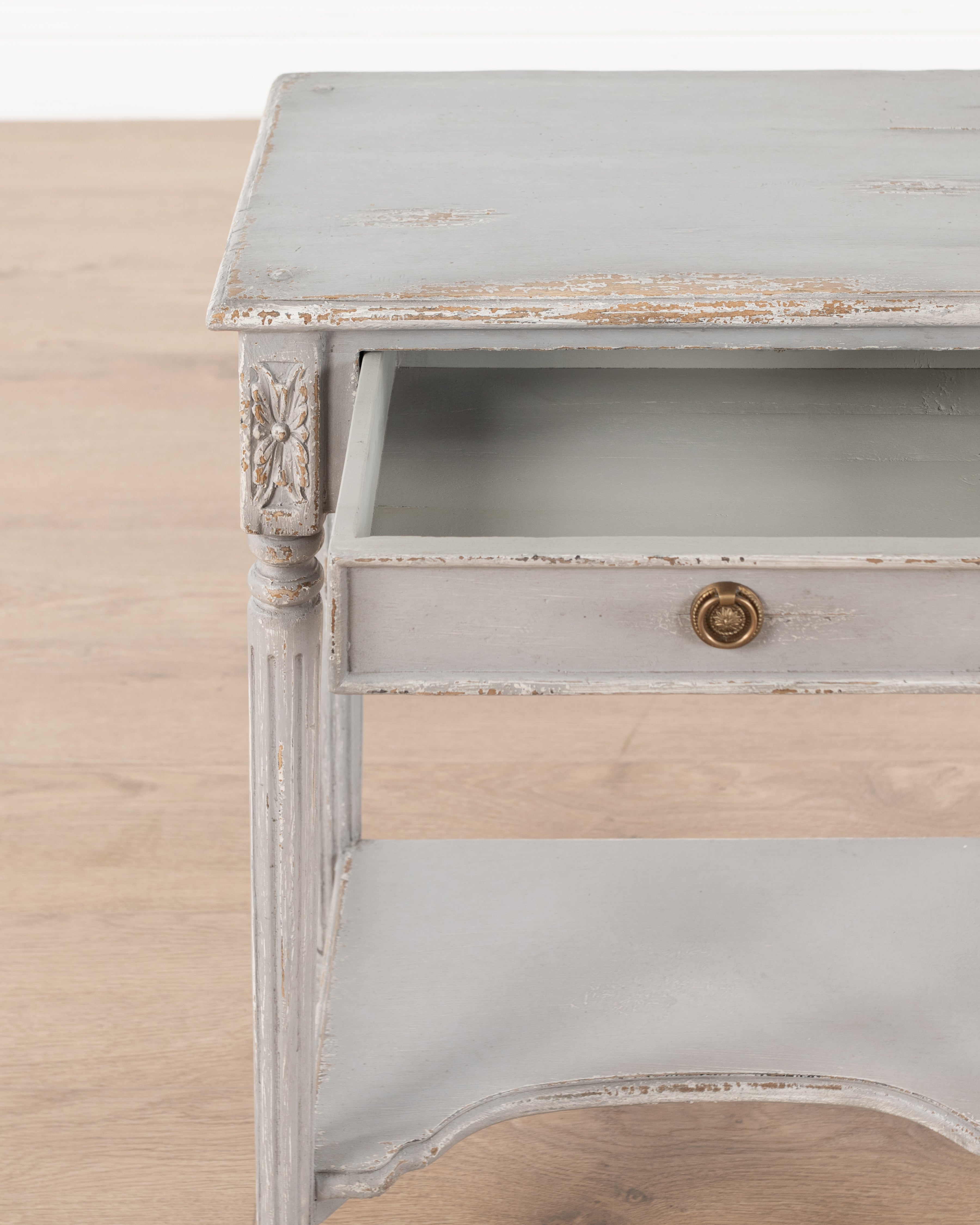Marie Antoinette Bedside | Grey