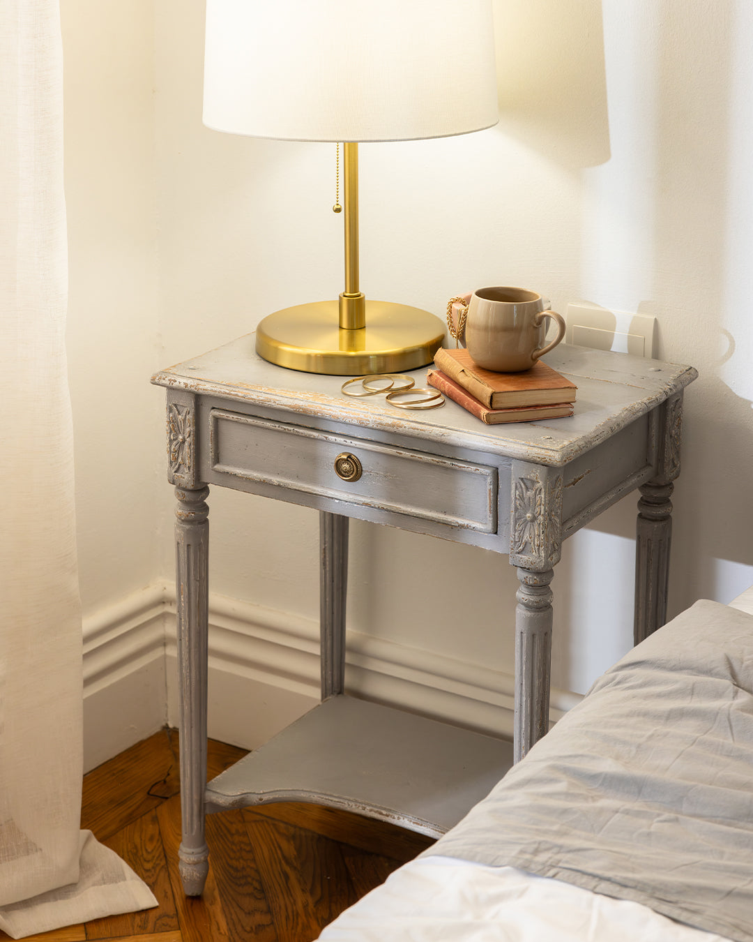 Marie Antoinette Bedside | Grey