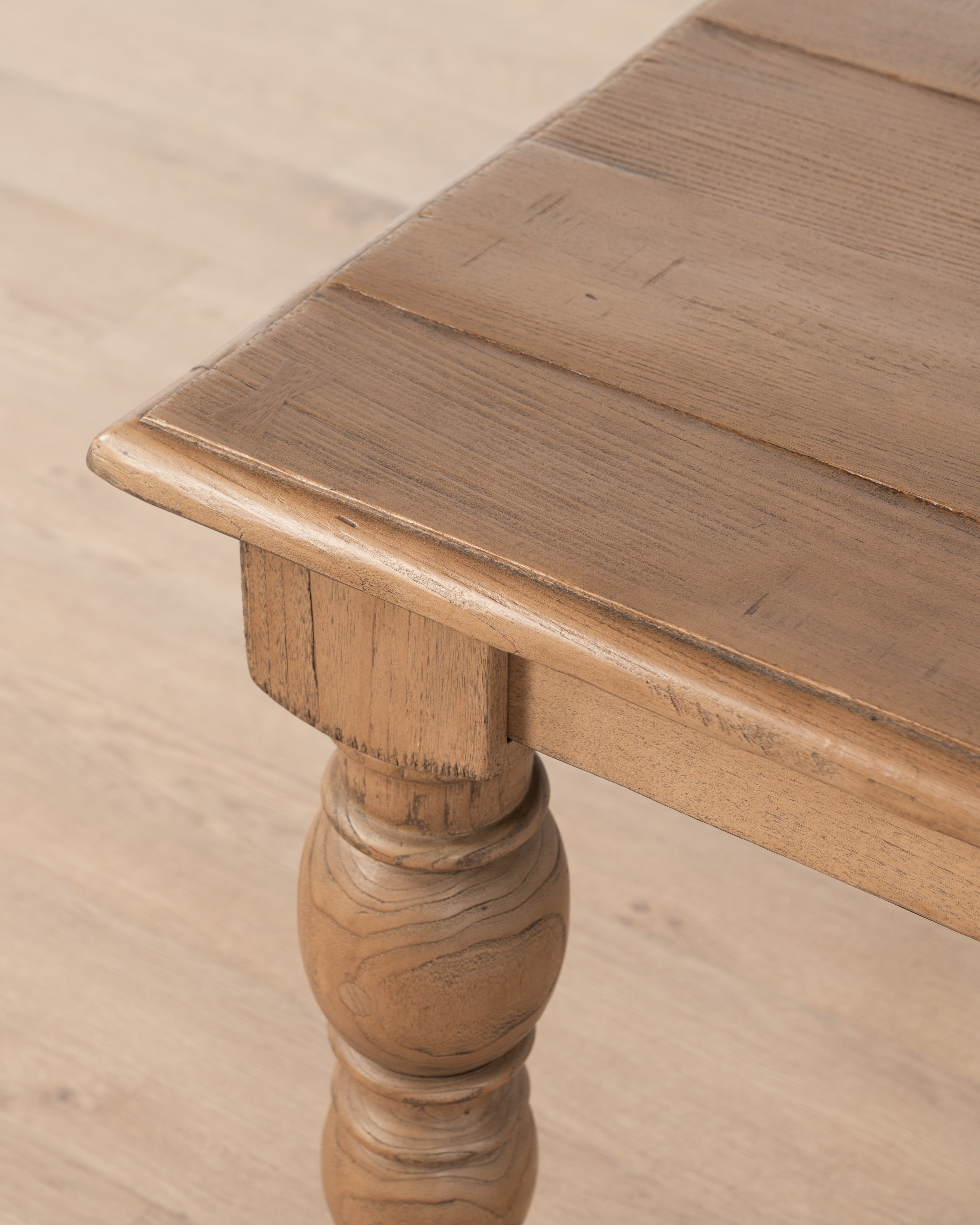 Absalon 6-Seater Dining Table