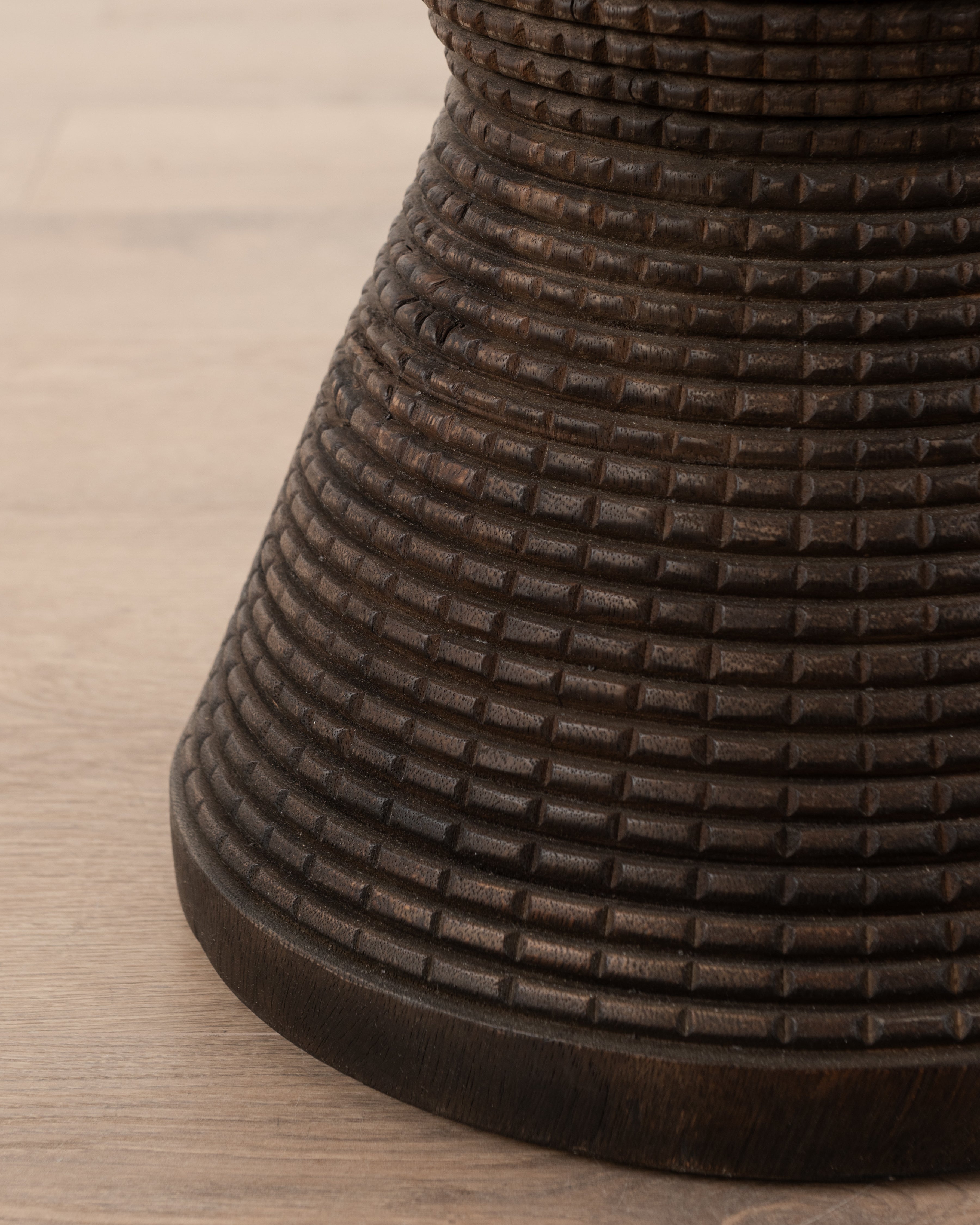 Guilloche Diabolo Stool