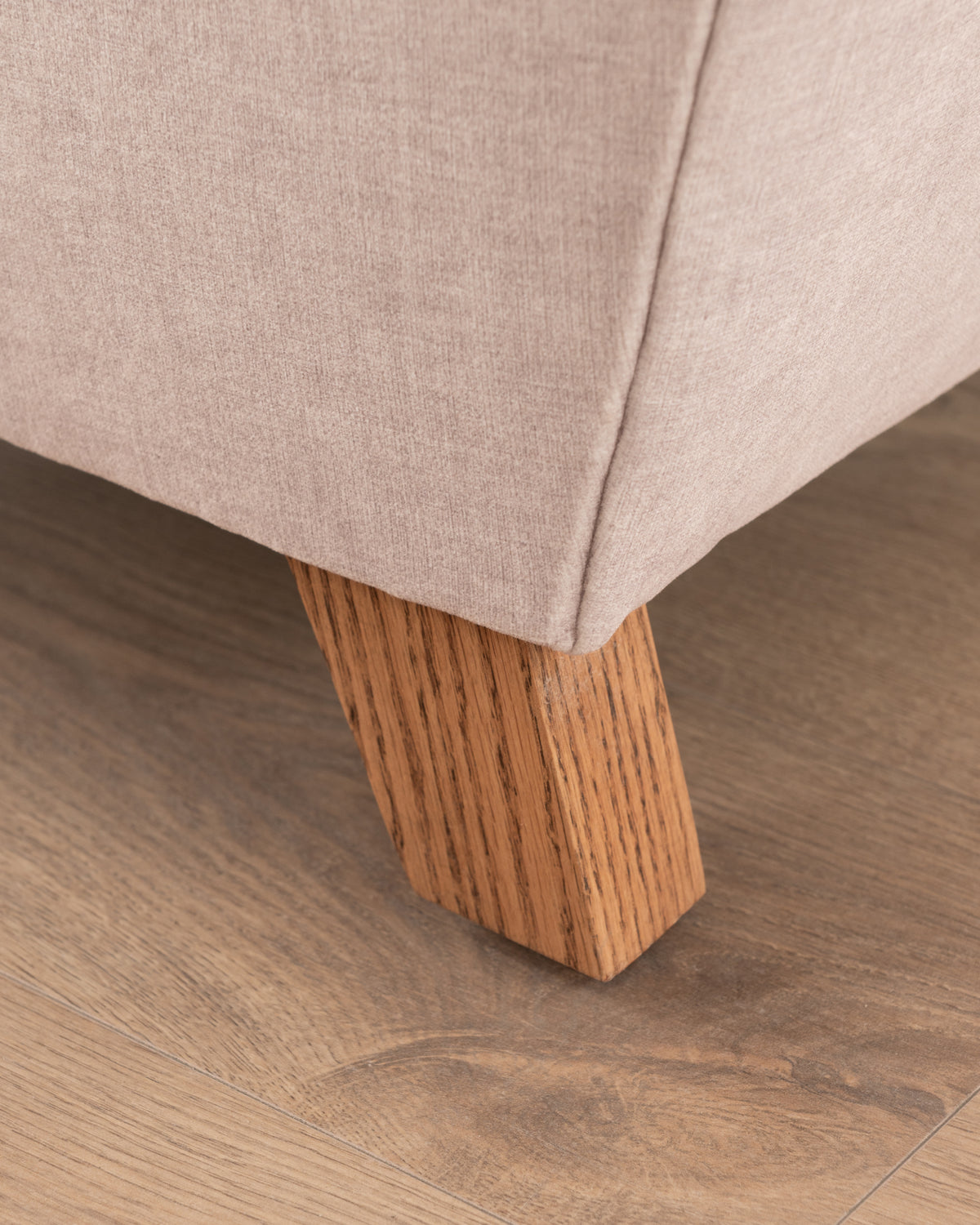Chelsea Chair | Griffen
