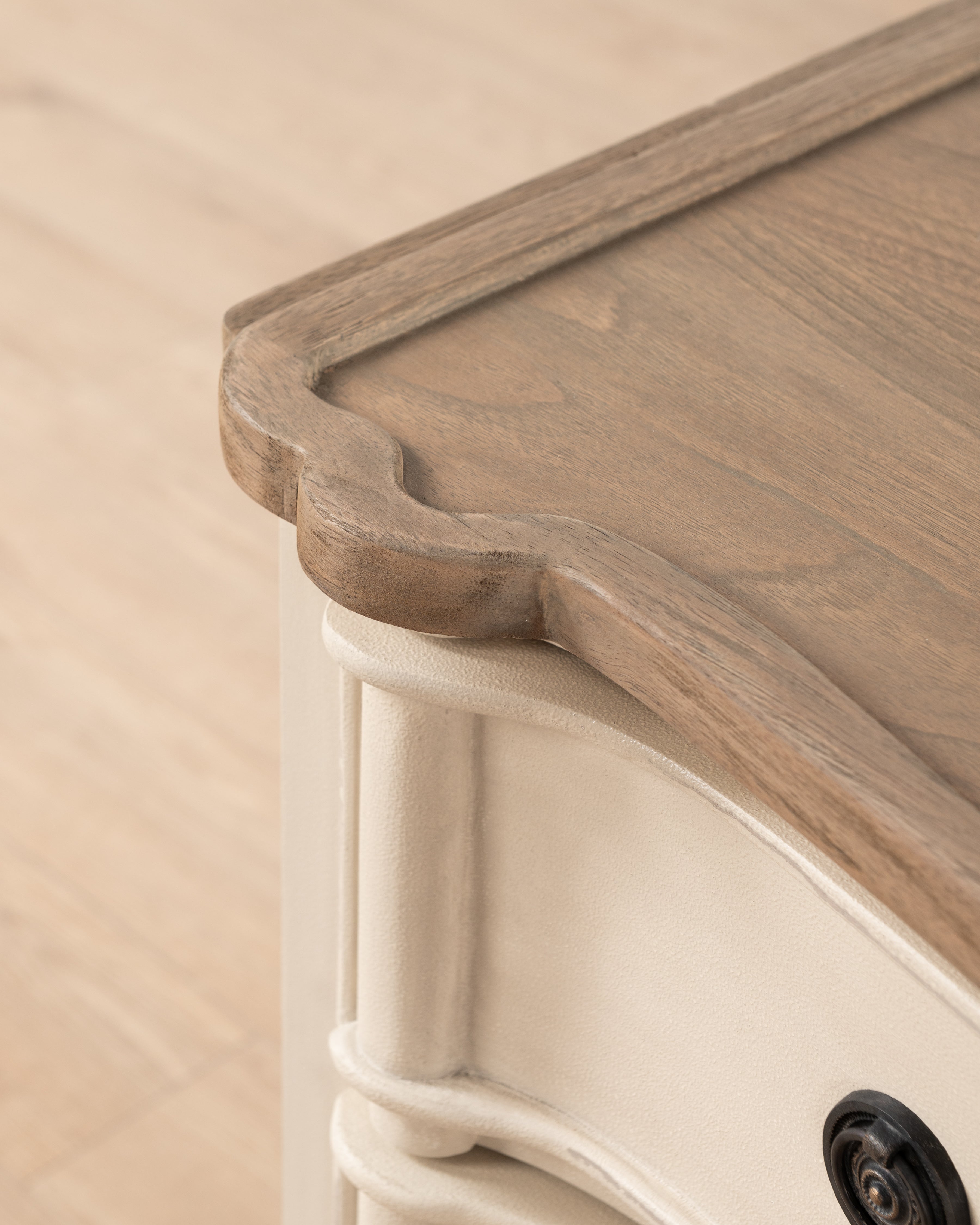 Napoleon Chest | White