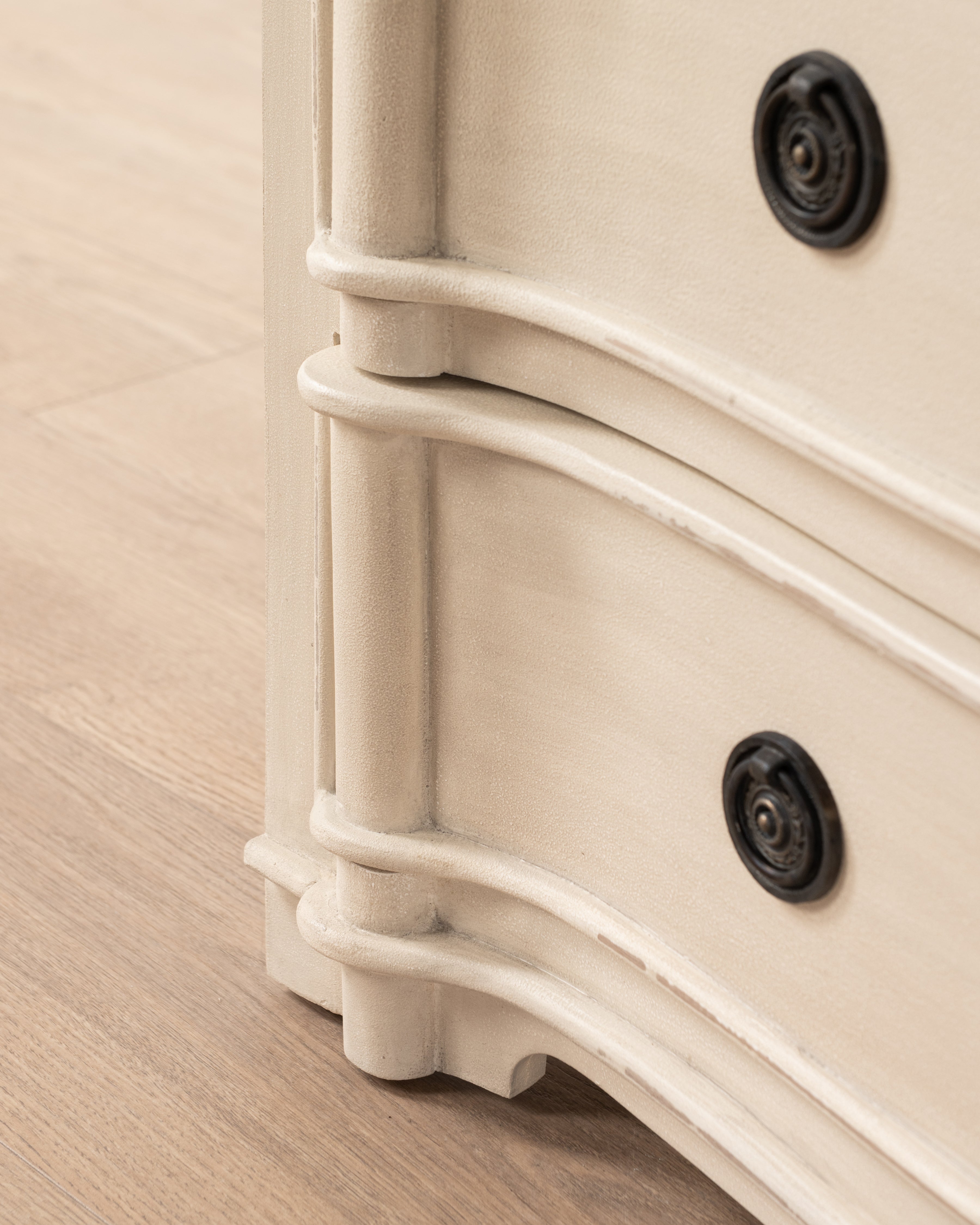 Napoleon Chest | White
