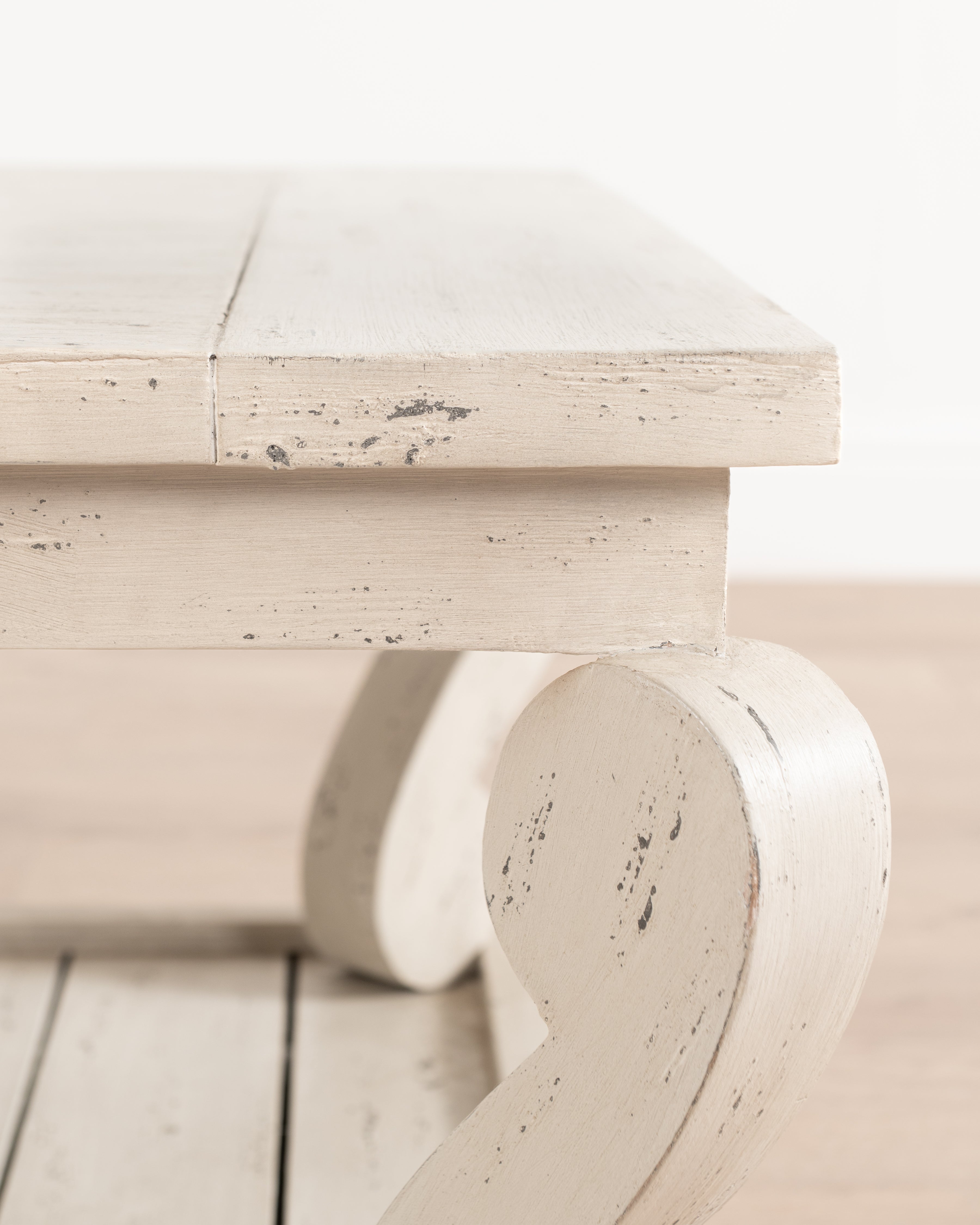 Chamonix coffee table | White