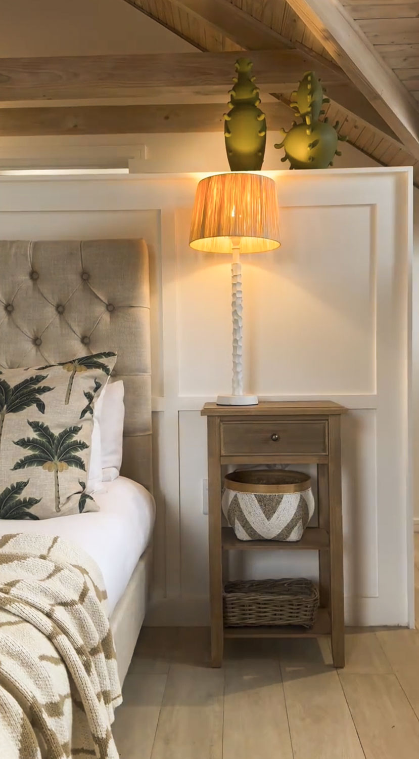 Karusa Bedside Table | 1 Drawer