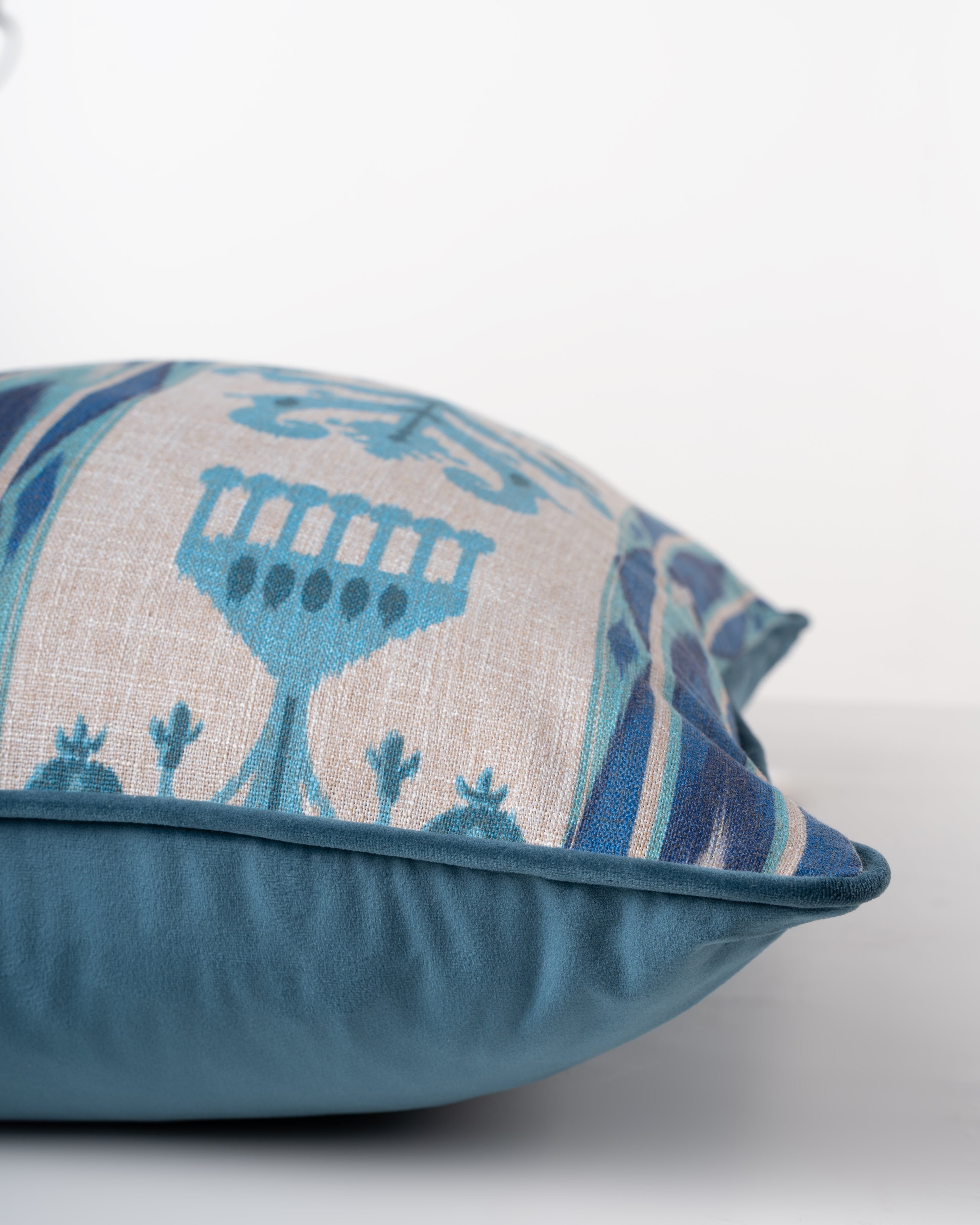 Iznik Cushion