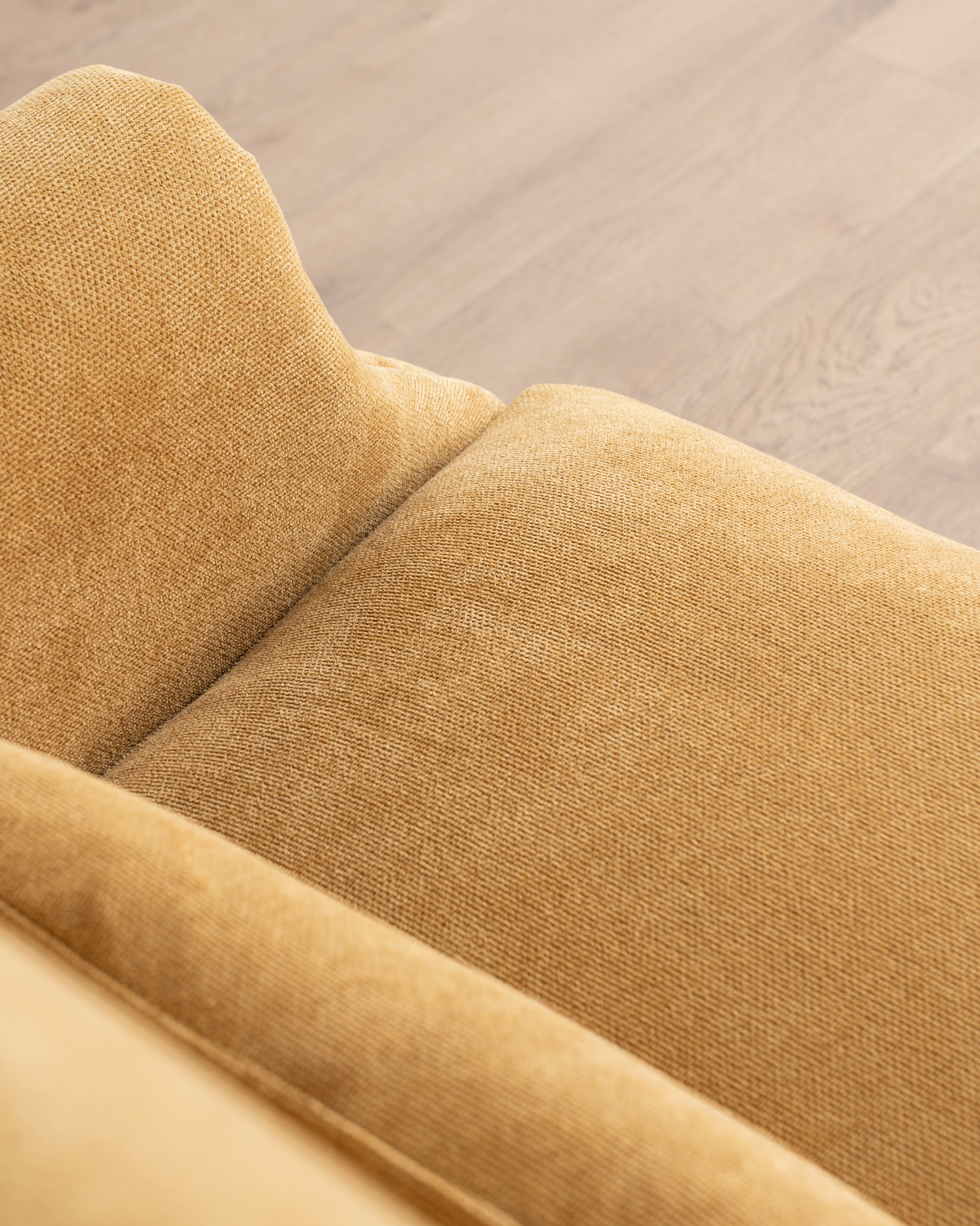 Lille Loveseat | Gold