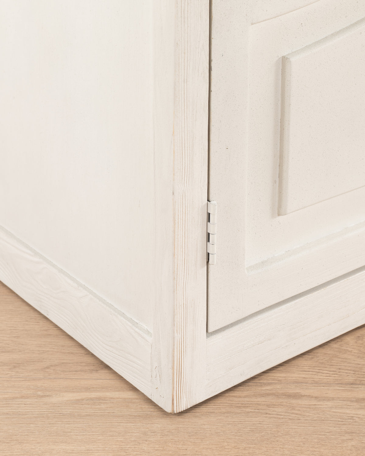 Avallon Armoire