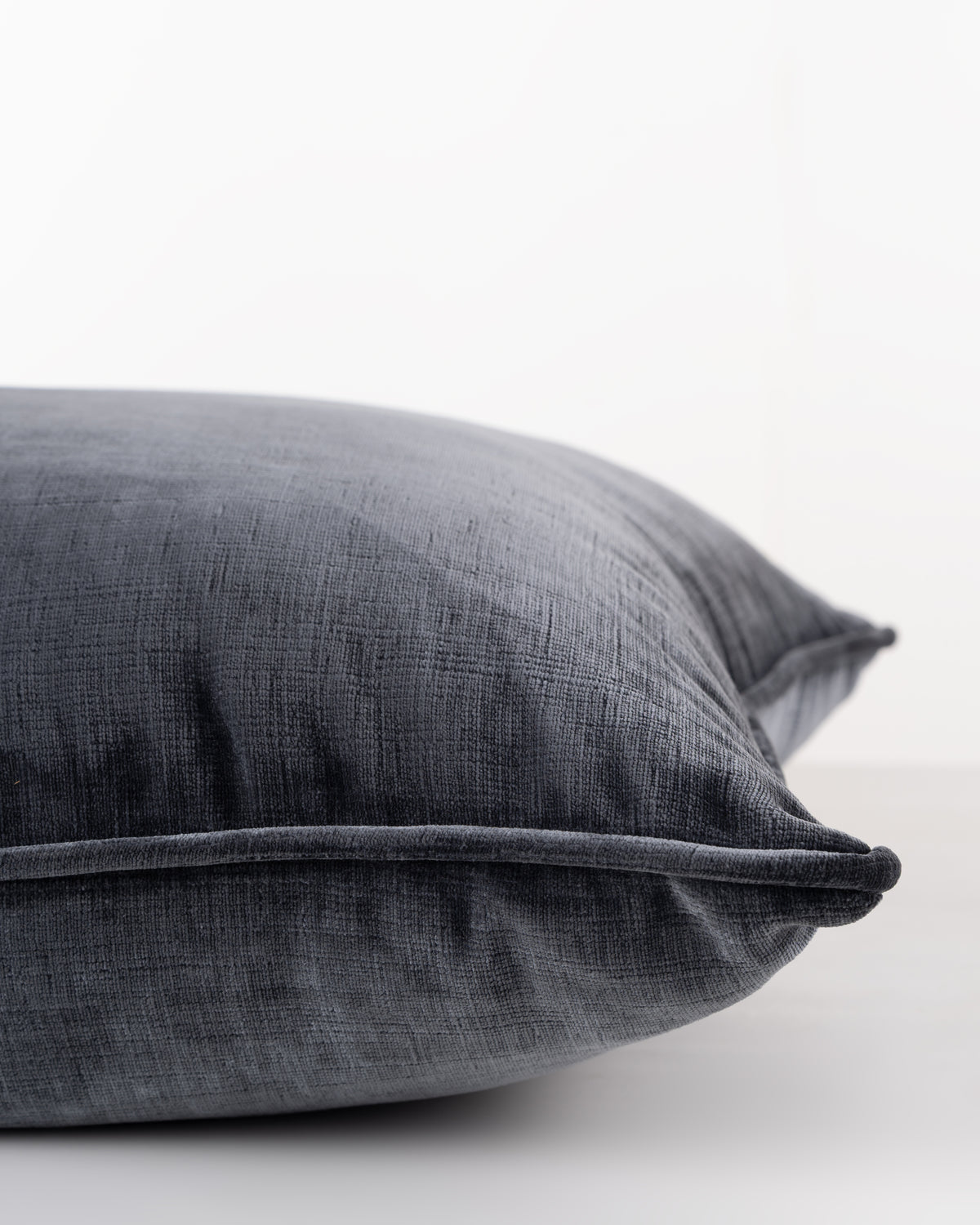 Venezia Carbone Cushion