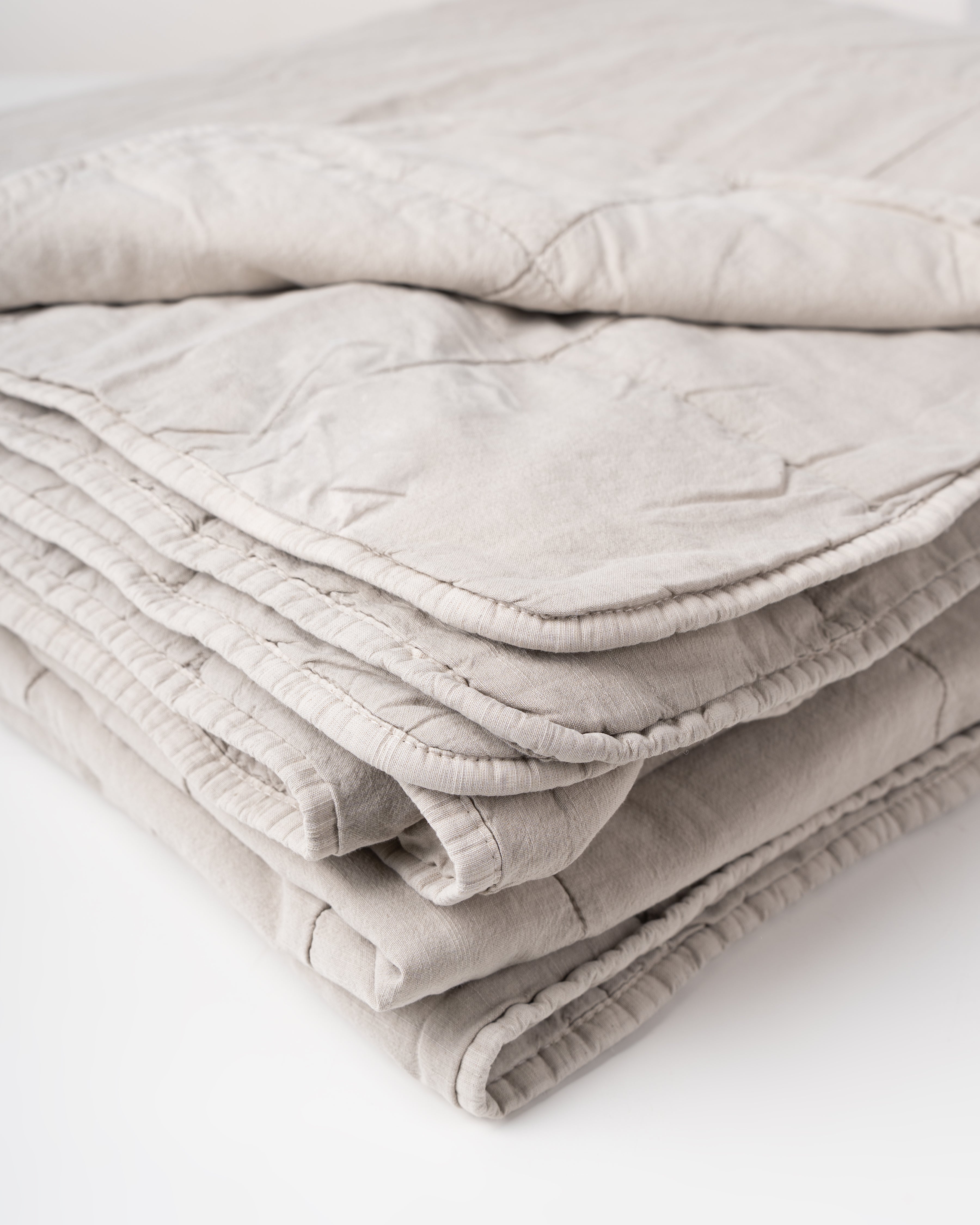 Grid Stitch Bamboo Quilt | Oyster