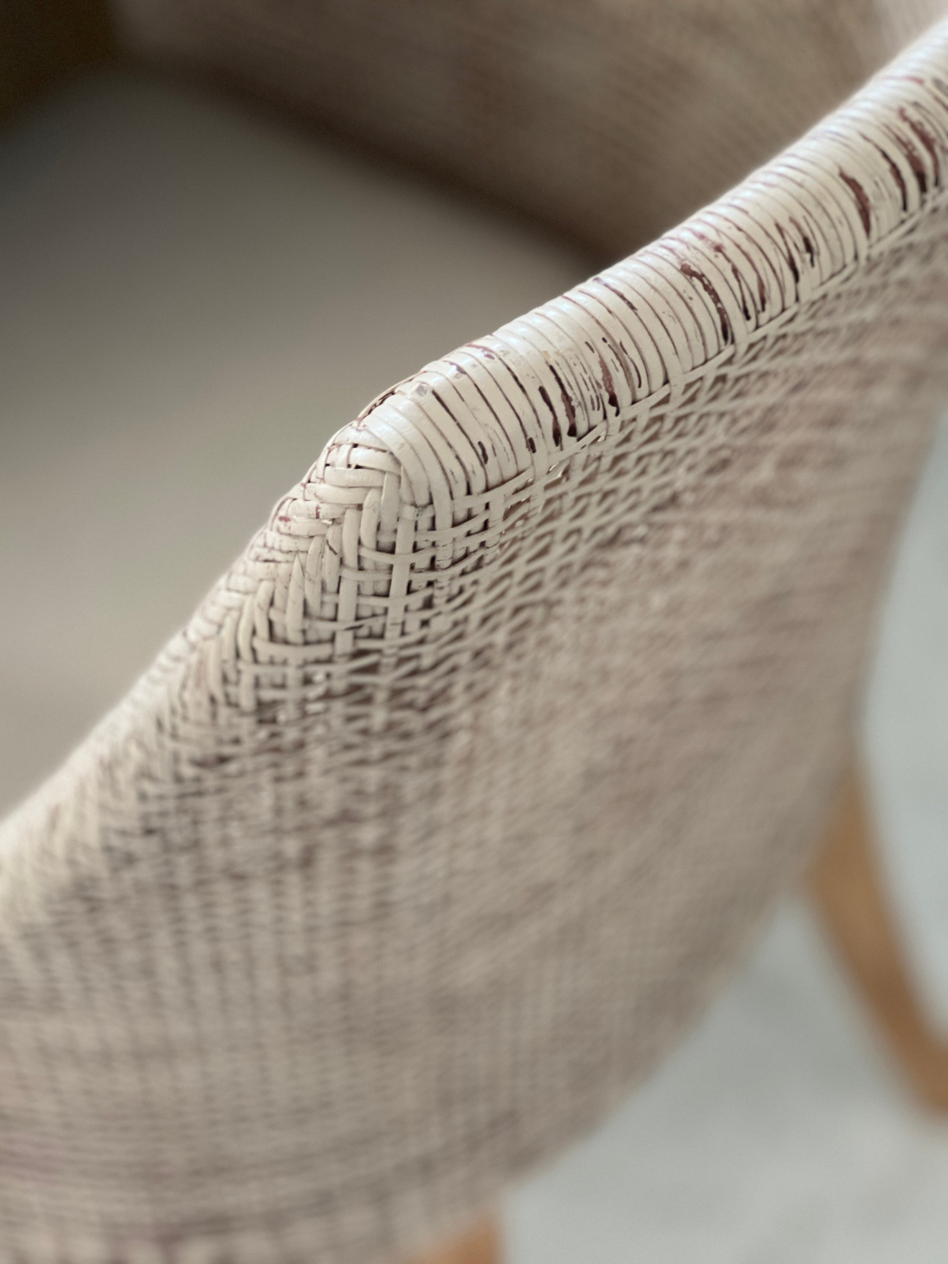 Uluwathu Dining Chair | White