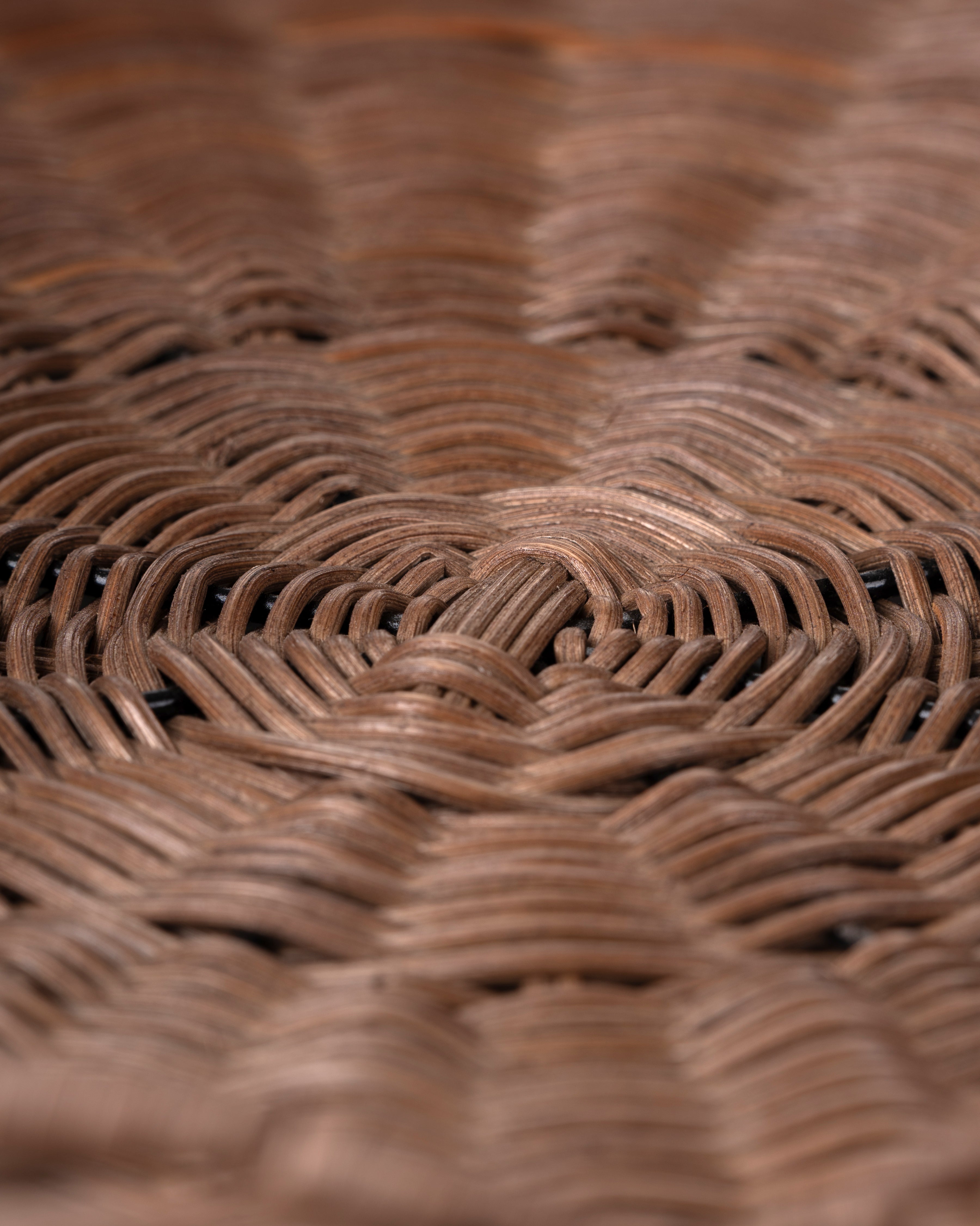 Scallop Edge Round Tray