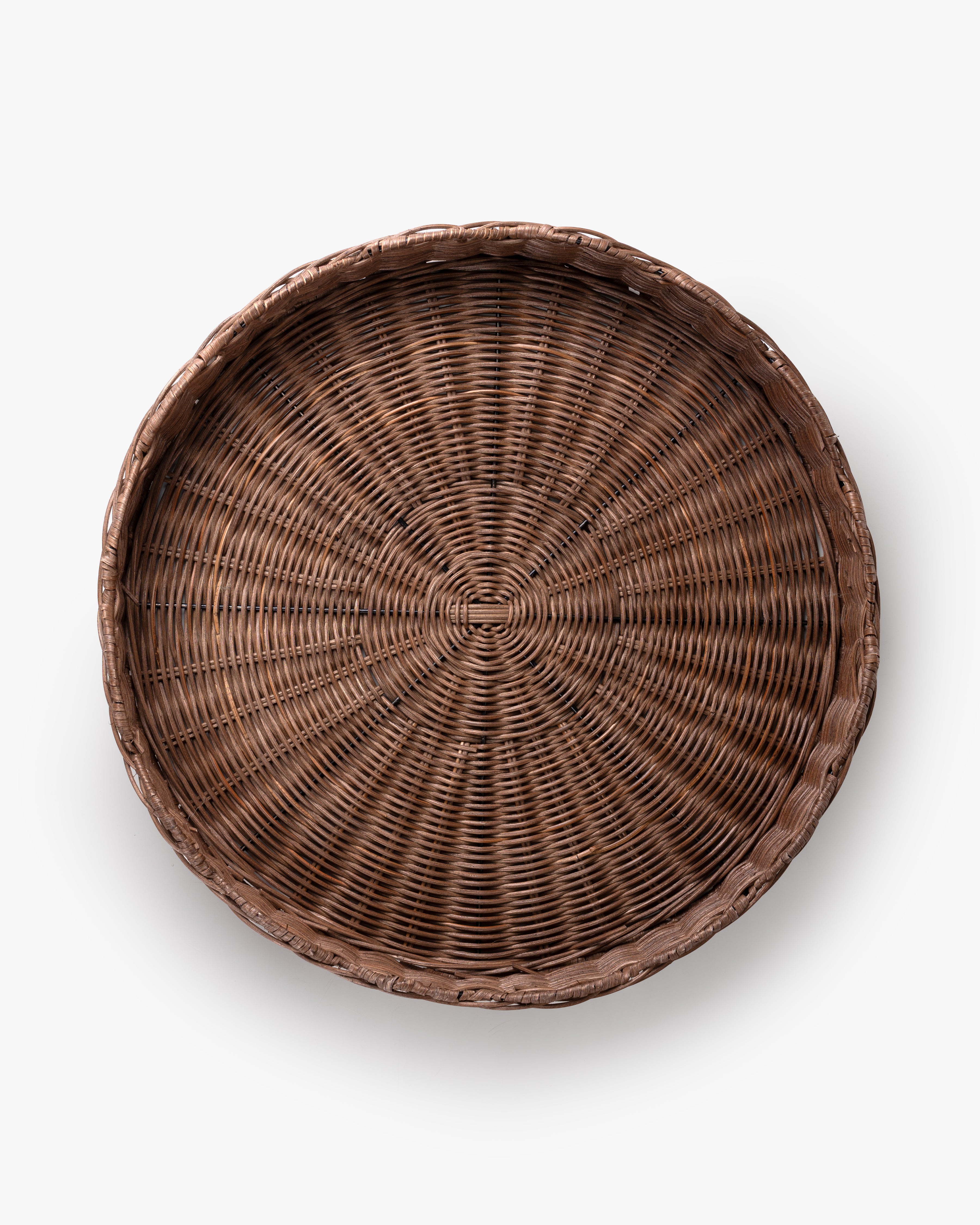 Scallop Edge Round Tray