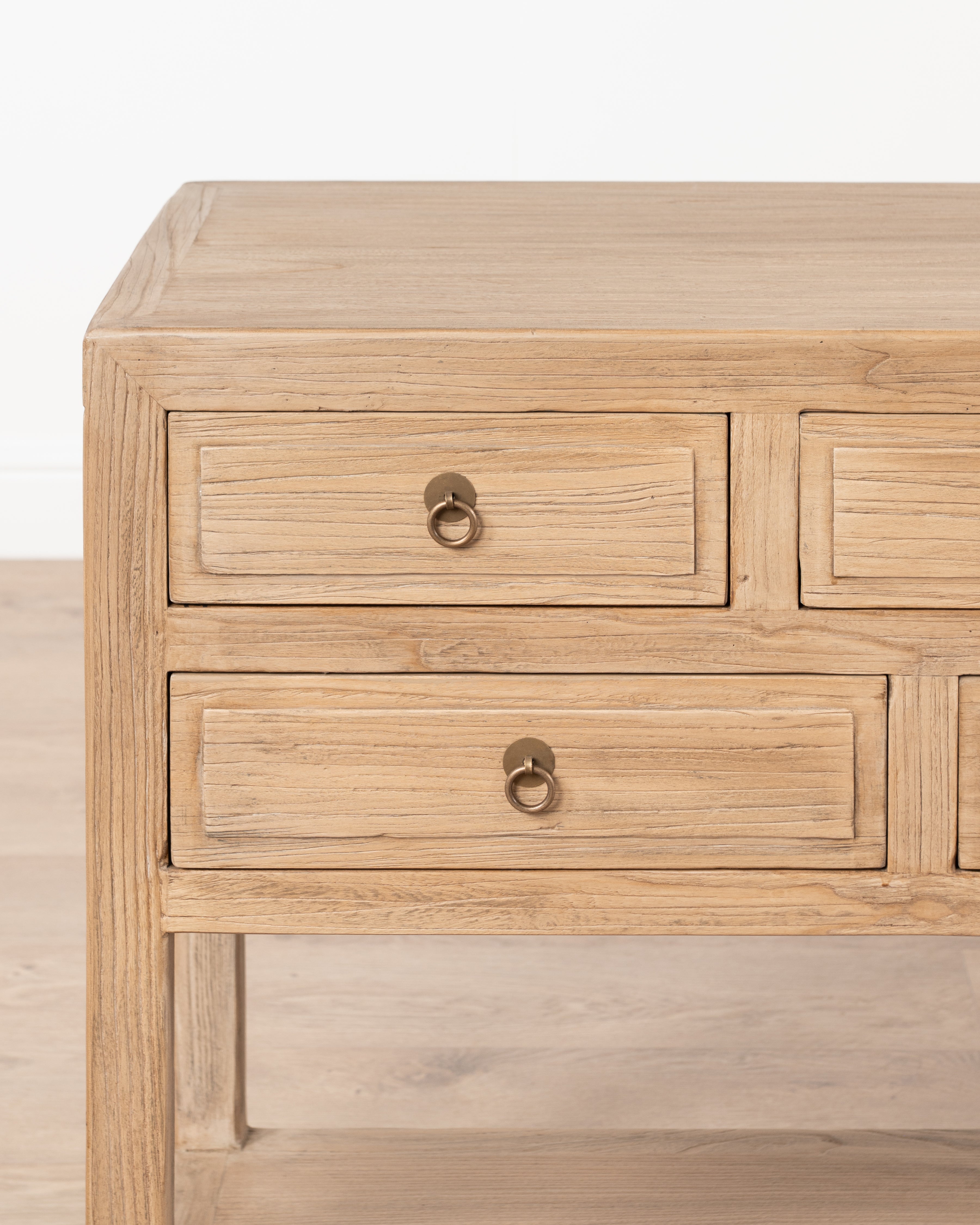 Elmstead Bellmere Console with drawers