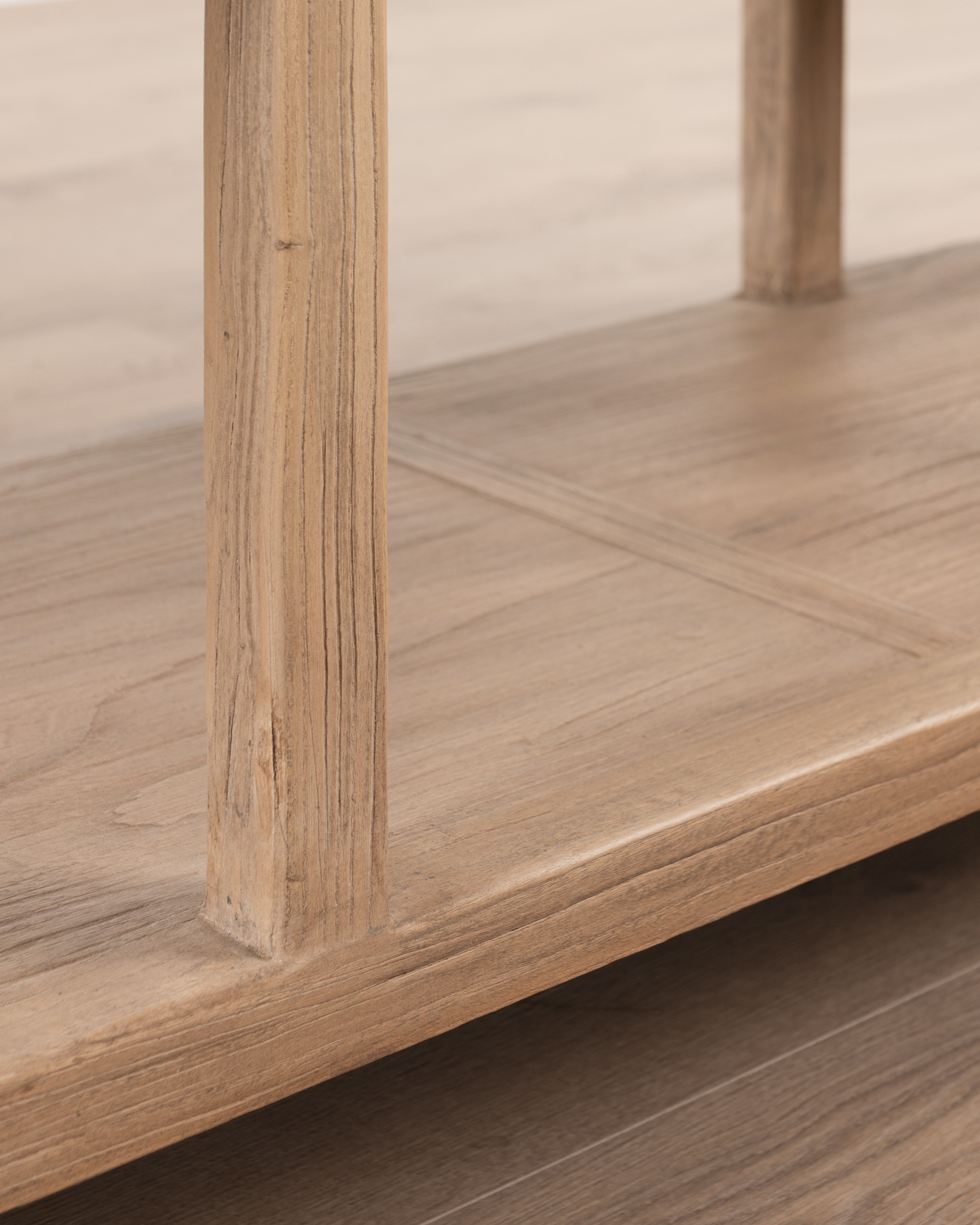 Elmstead Bellmere Console with drawers