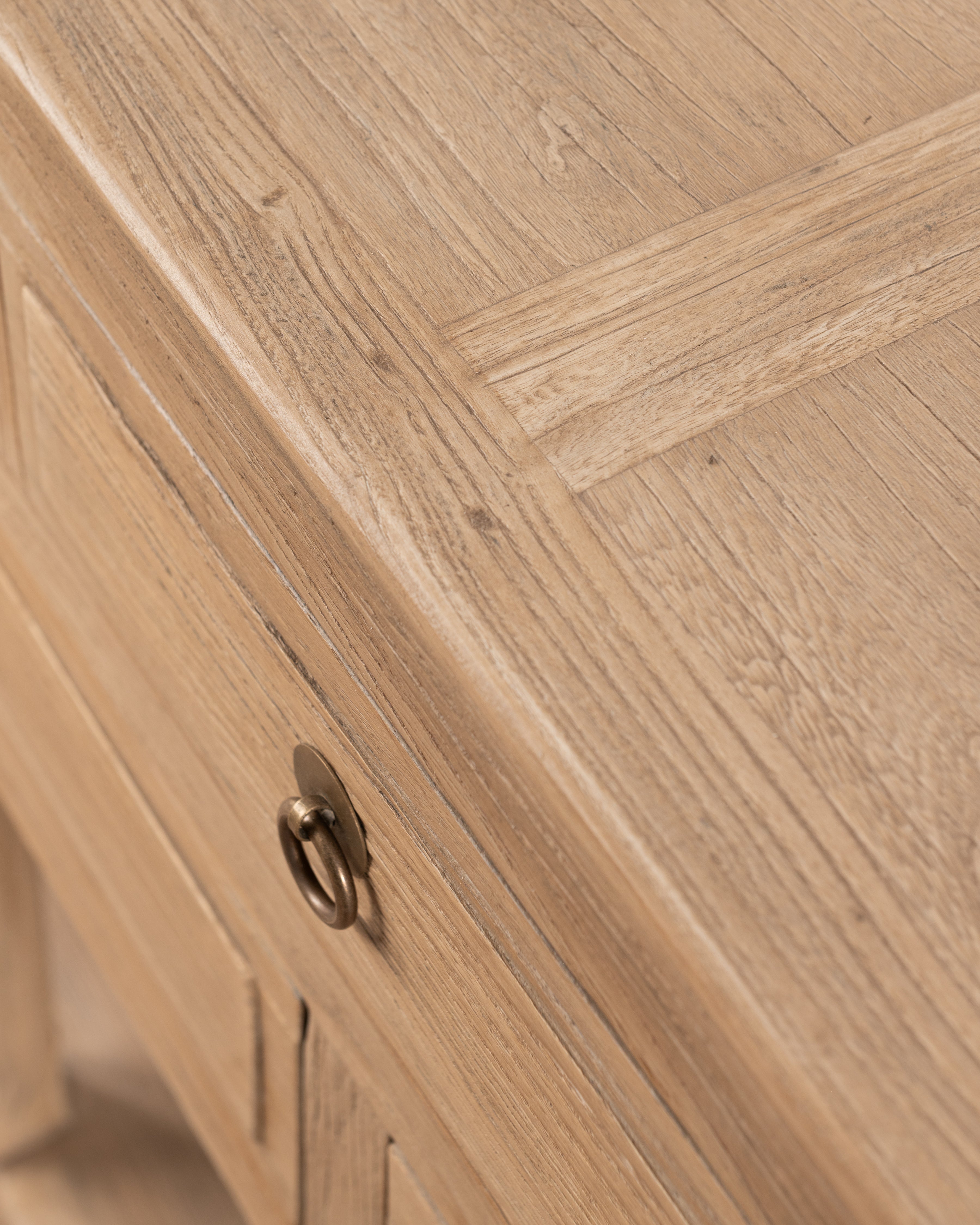 Elmstead Bellmere Console with drawers