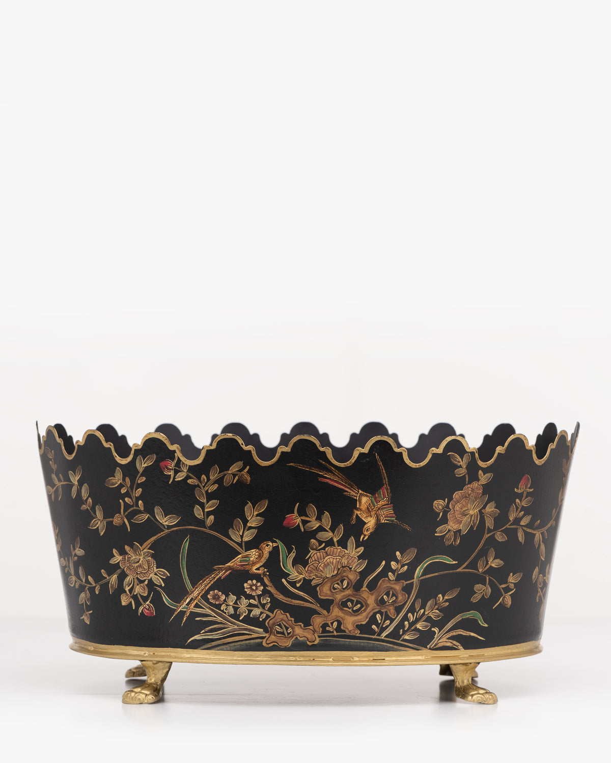 Jardin Noir Scalloped Planter