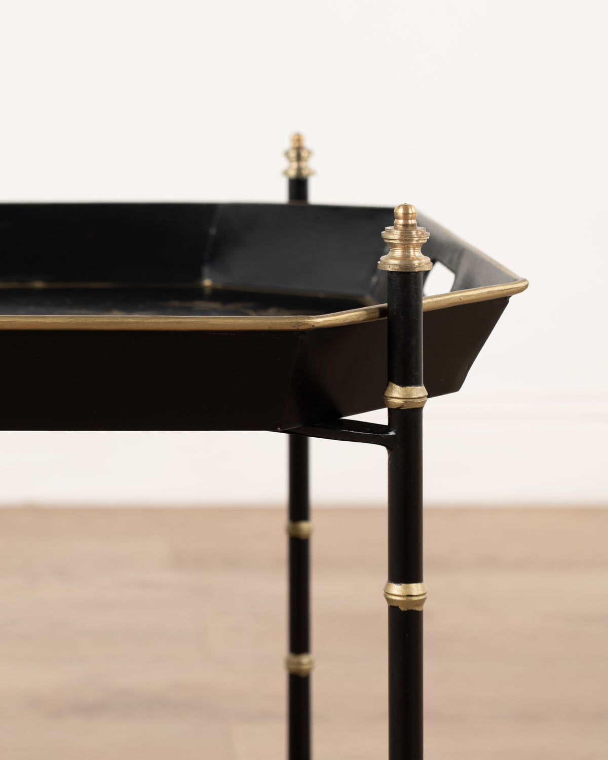 Jardin Noir 2 Tier Tray Table