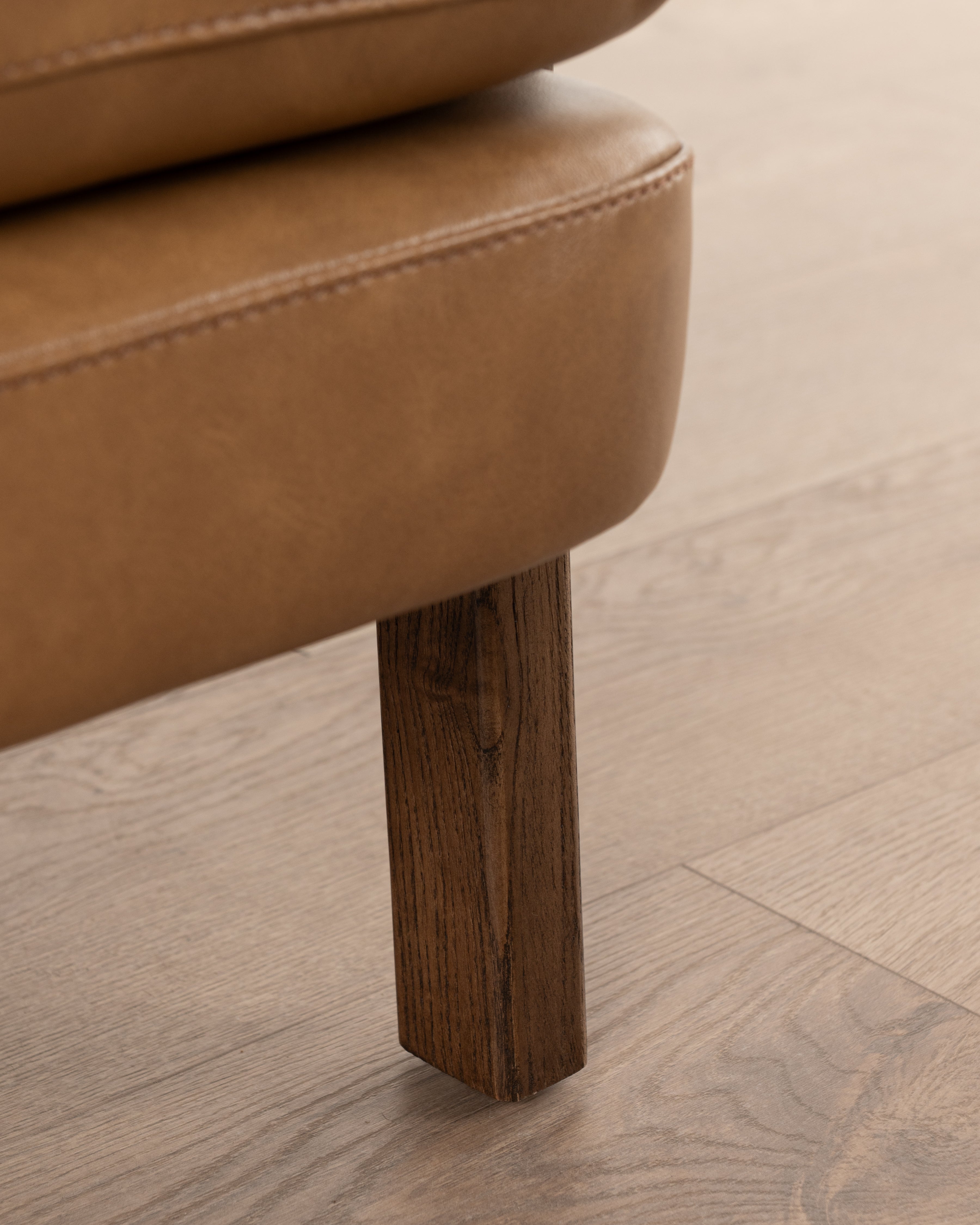 Izara armchair | Leather