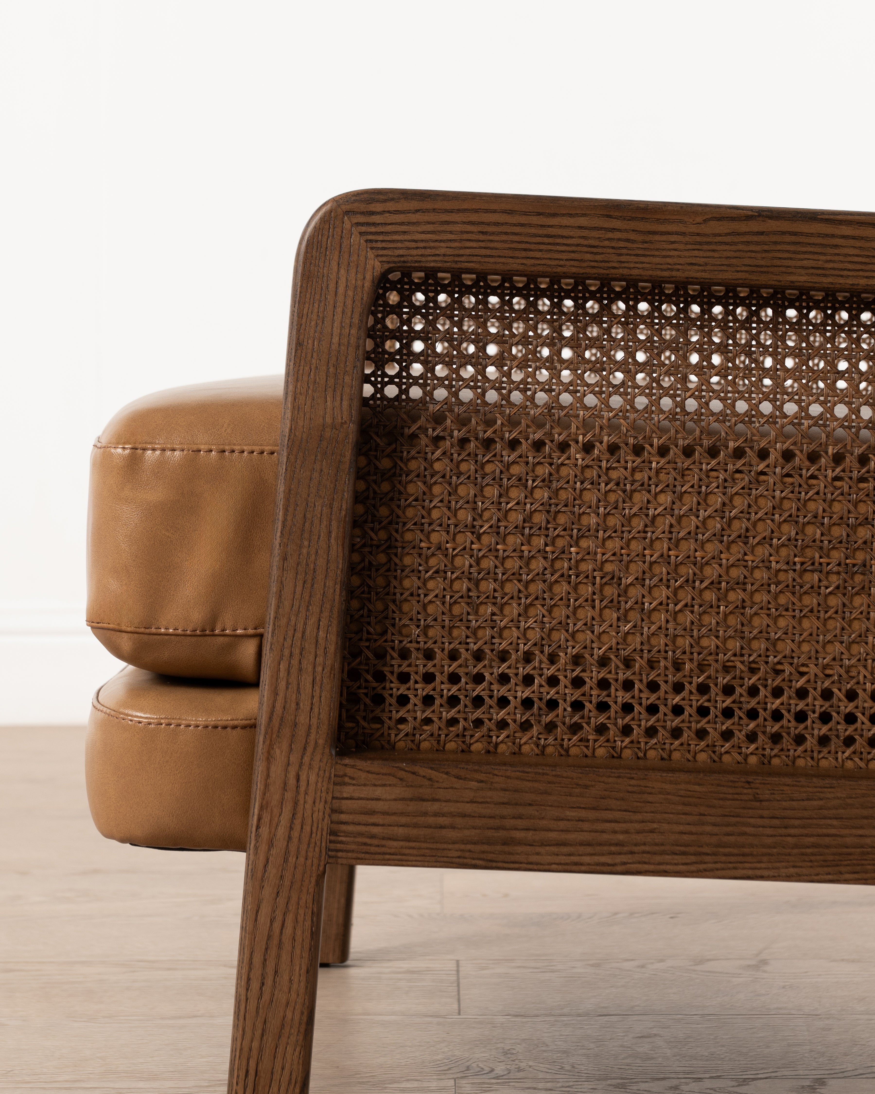 Izara armchair | Leather