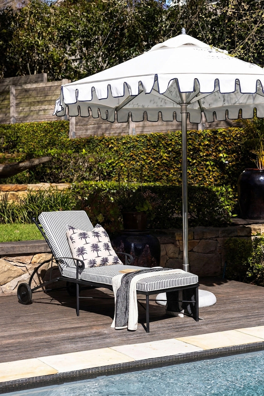 Riviera Outdoor Lounger