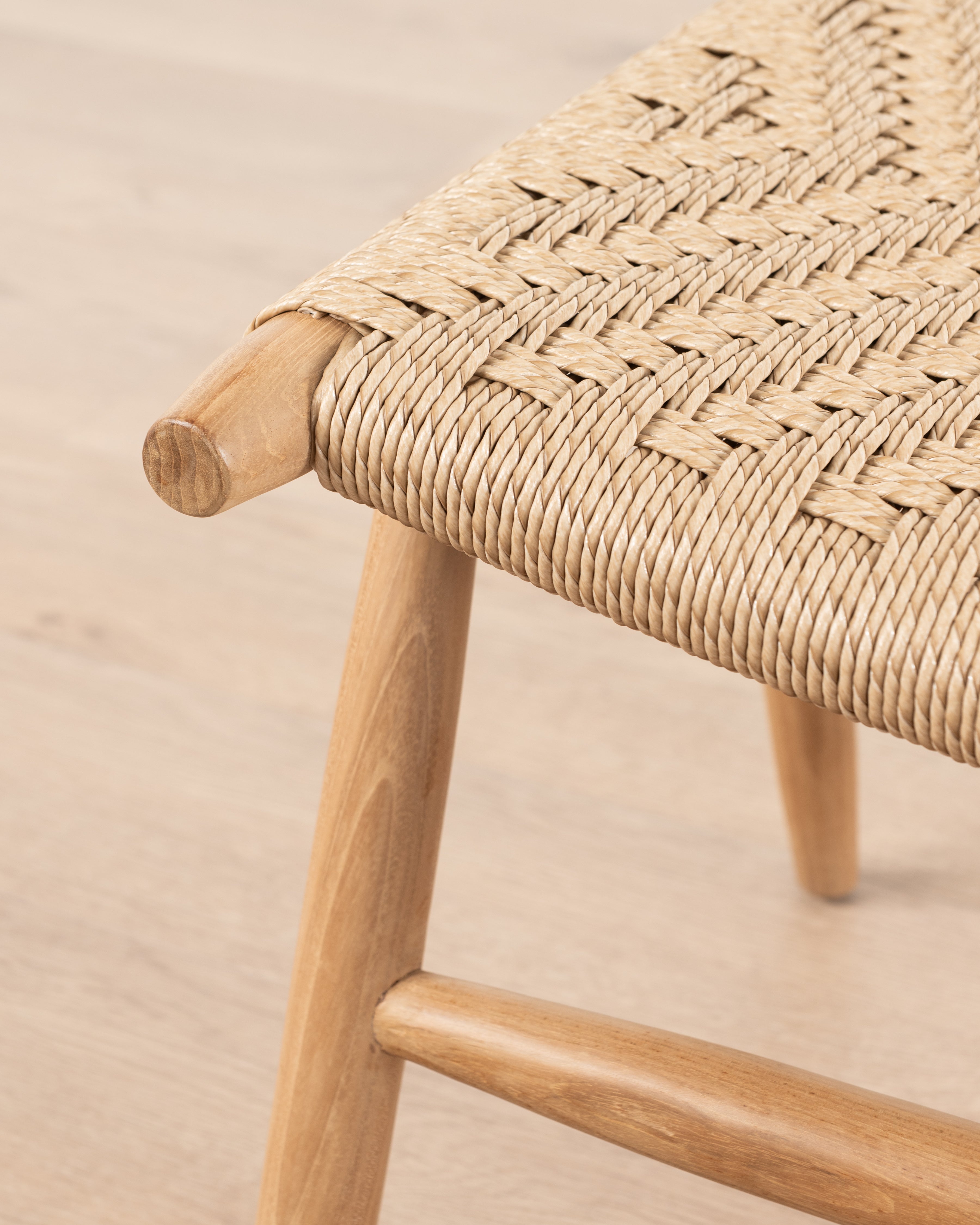 Resort Pemba bench