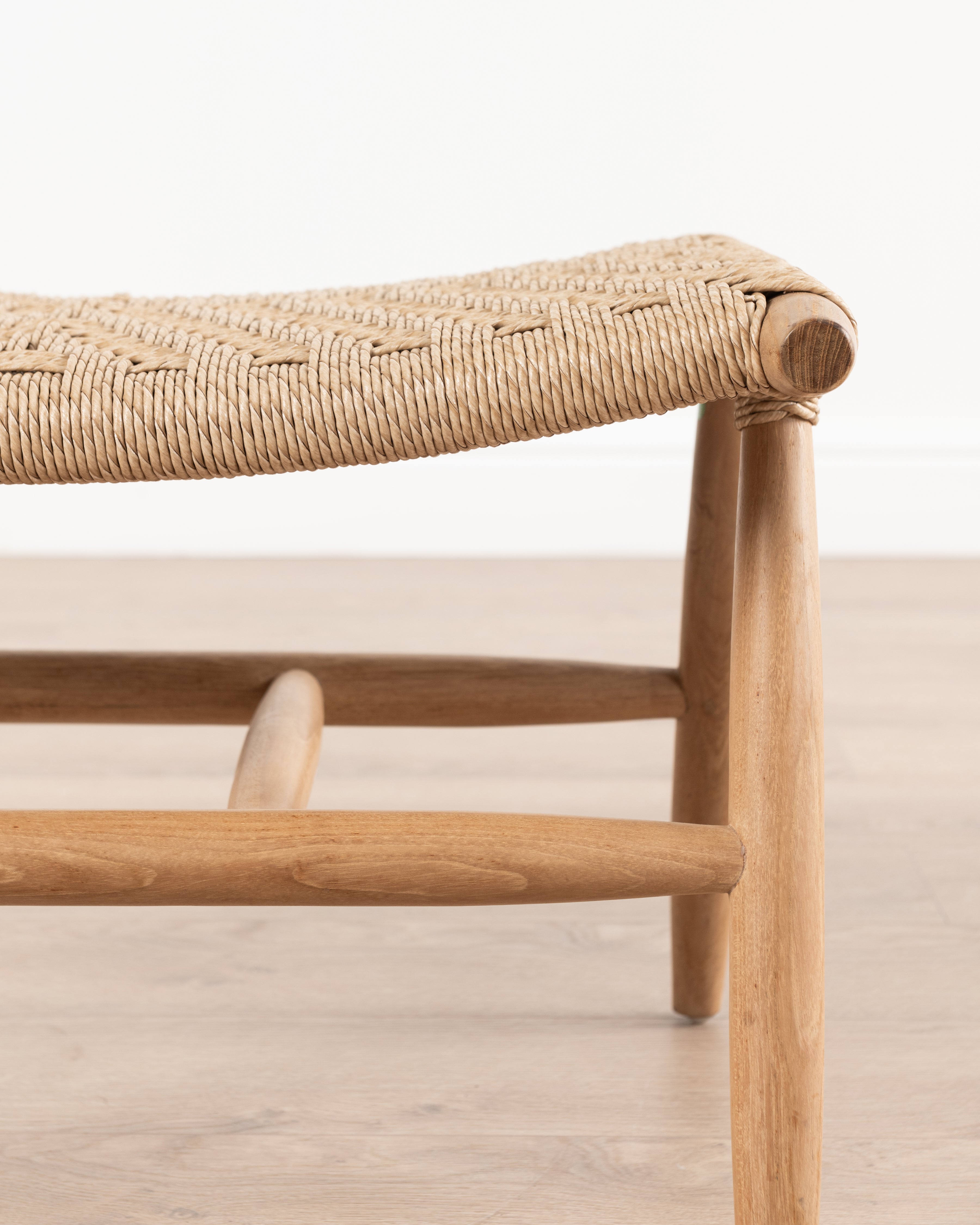 Resort Pemba bench