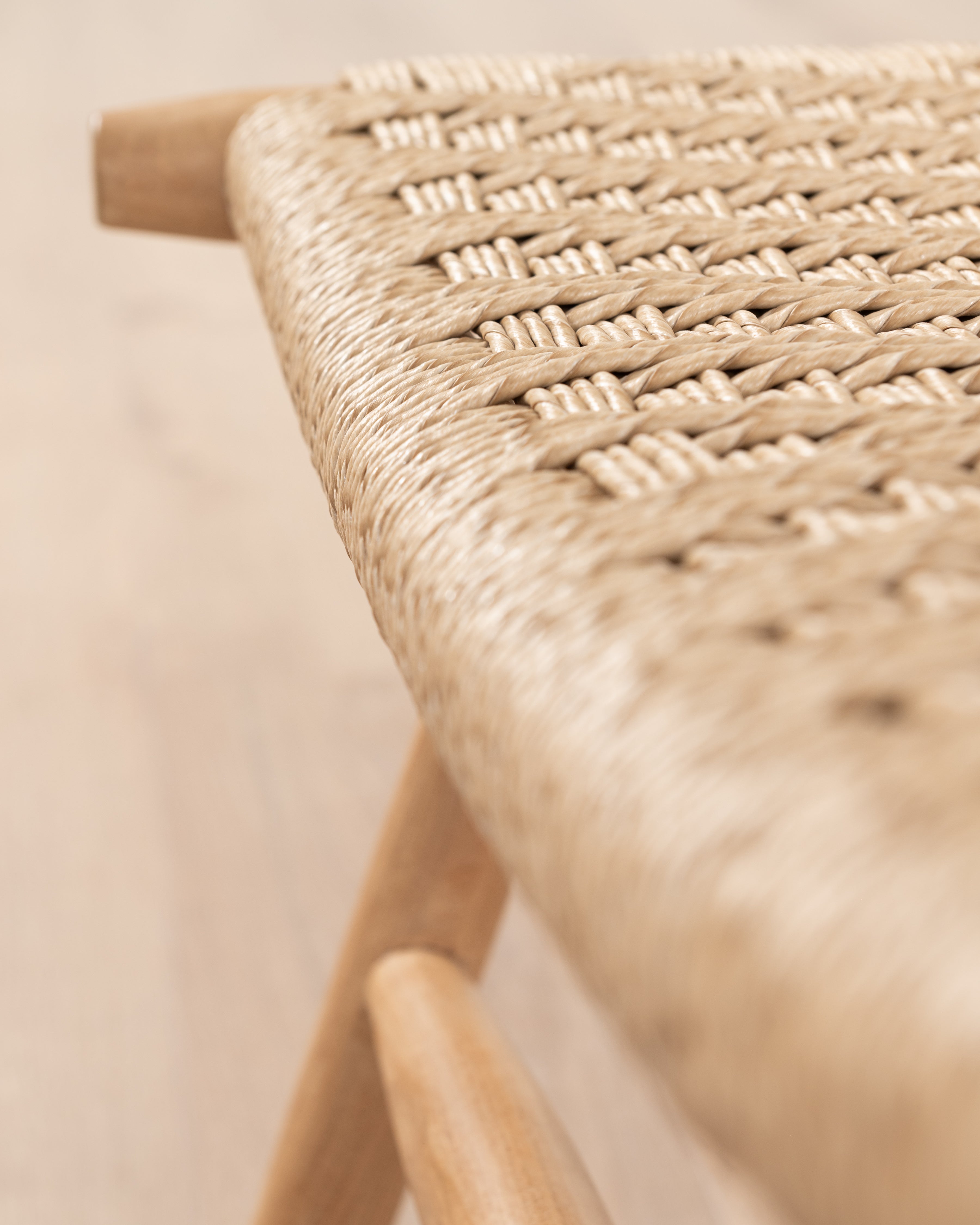 Resort Pemba bench