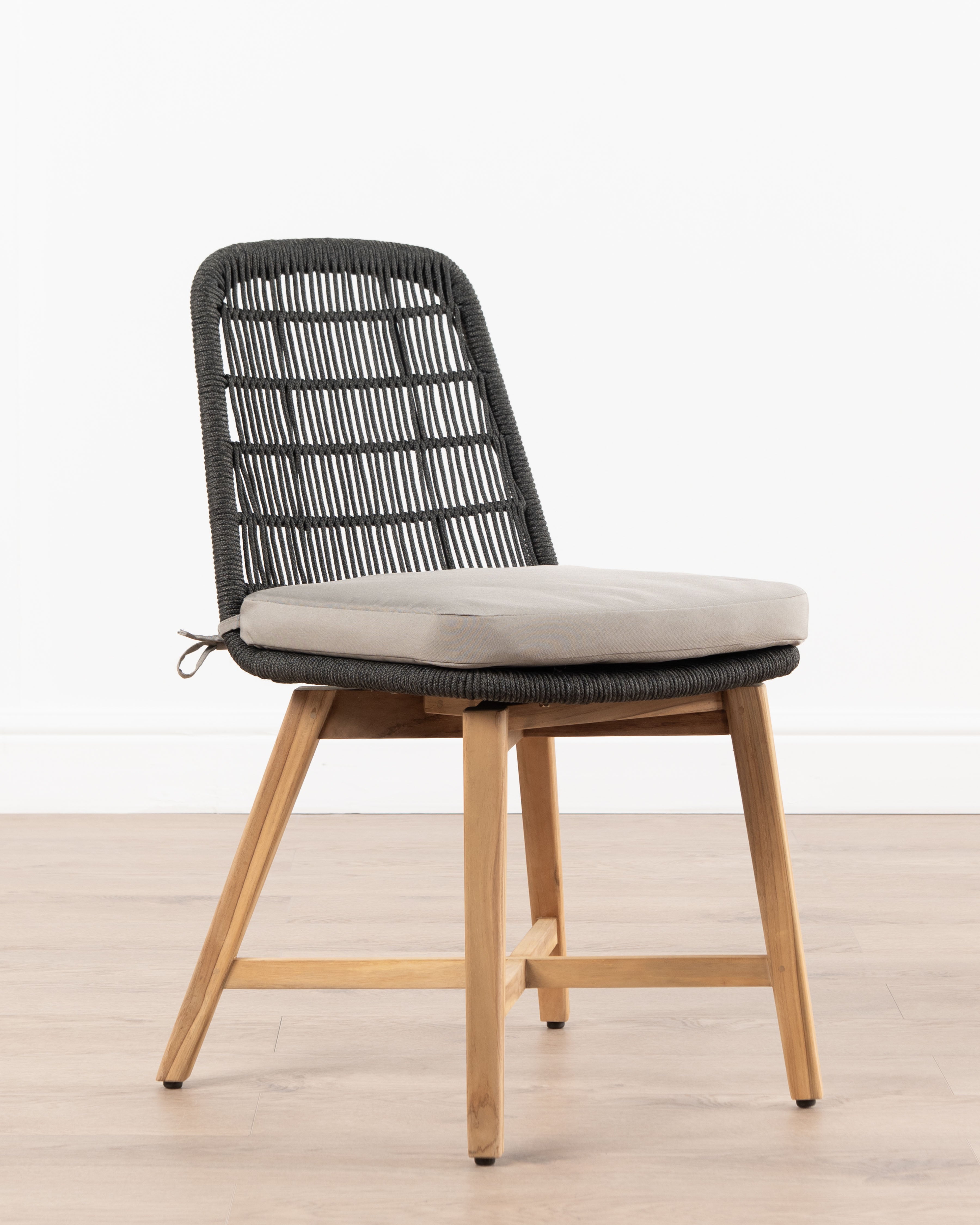 Resort Sandes Dining Chair | Black