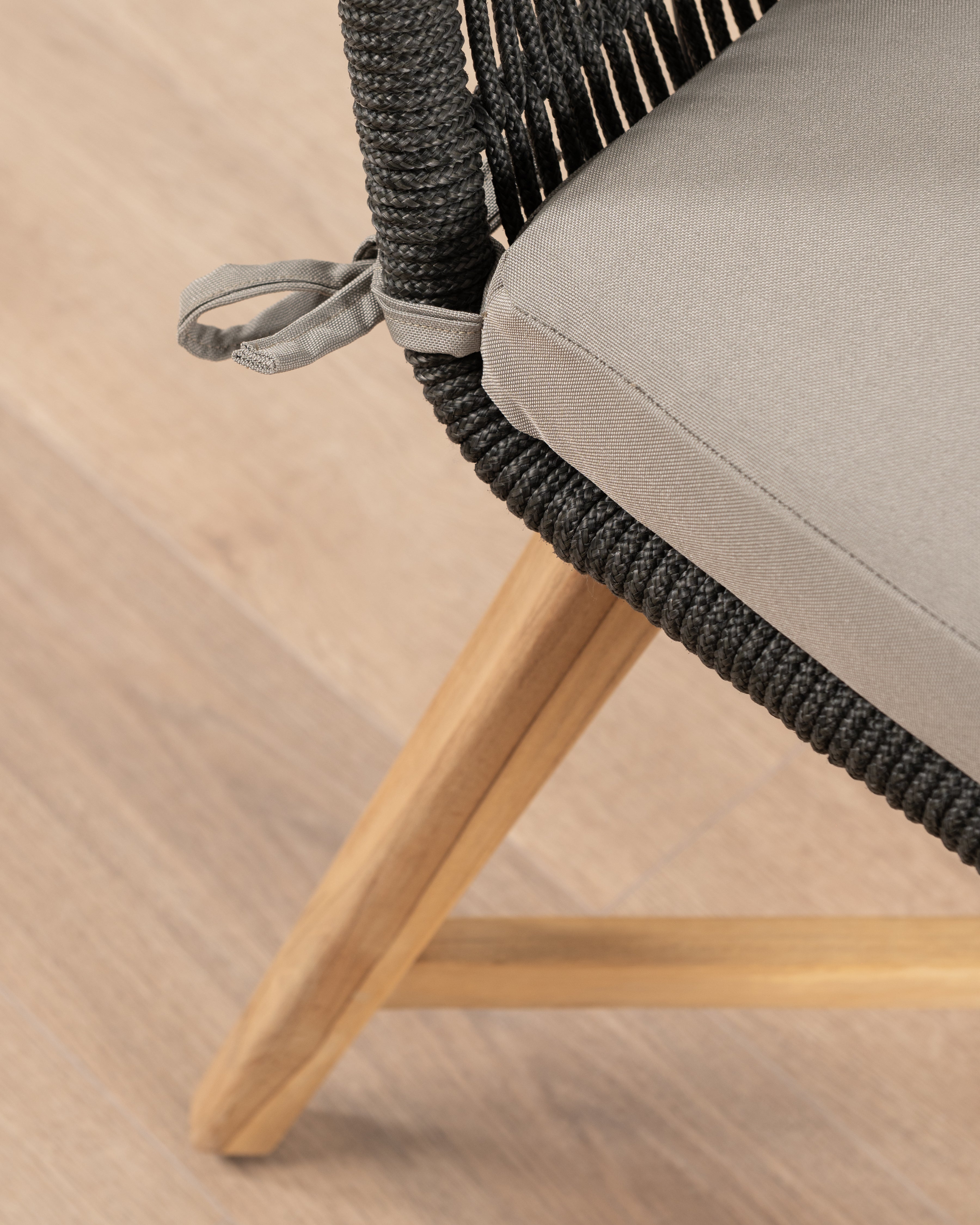 Resort Sandes Dining Chair | Black