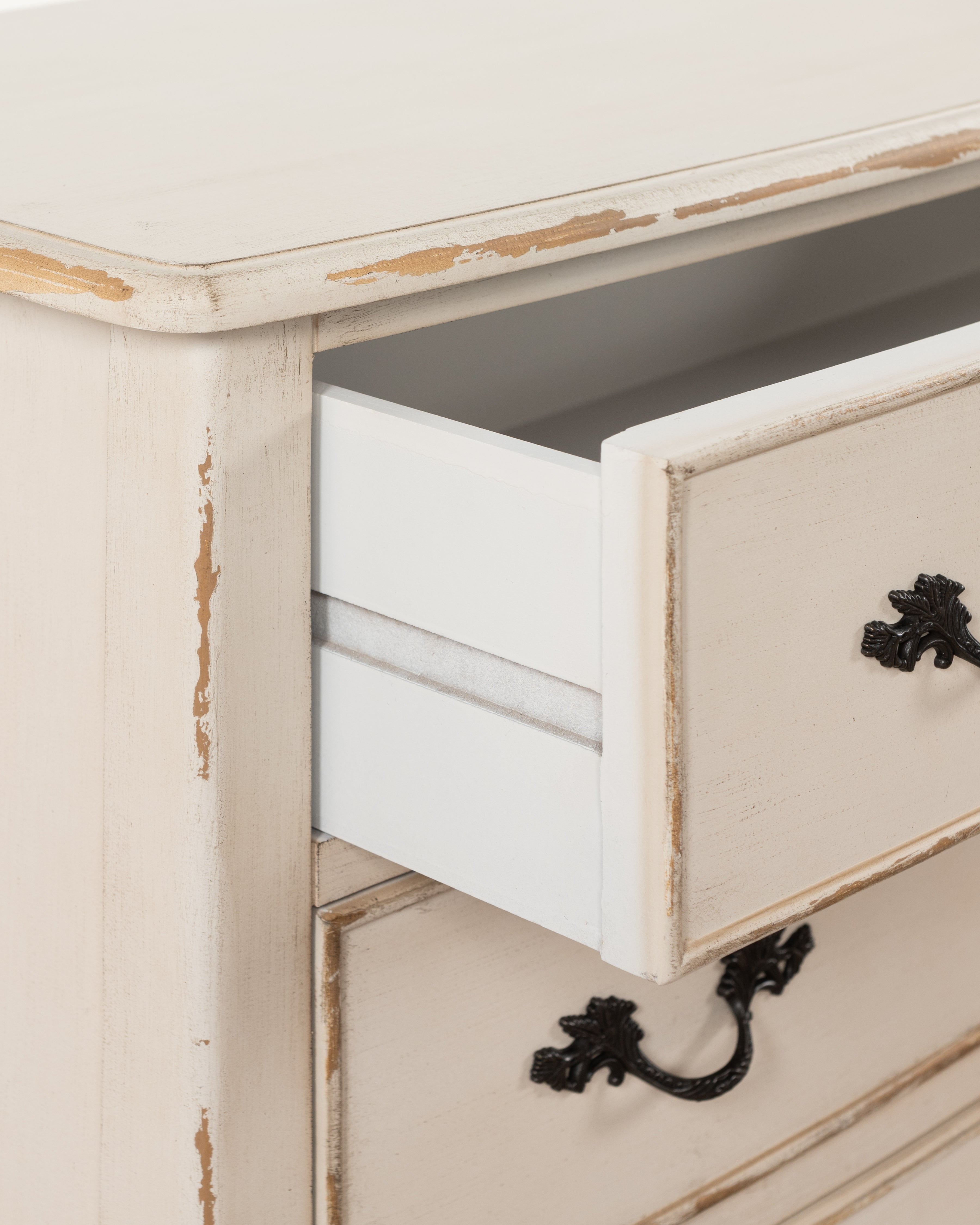 Louise Chest of drawers